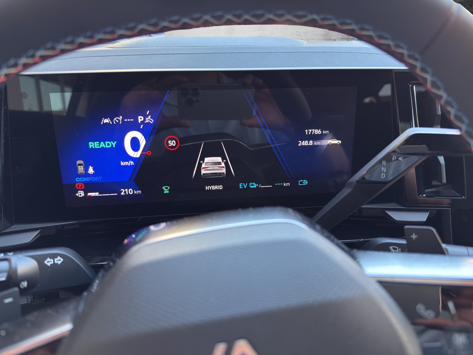 RENAULT Rafale 1.2 E-Tech Plug-in Hybrid 300 4x4 Atelier Alpine-image-10