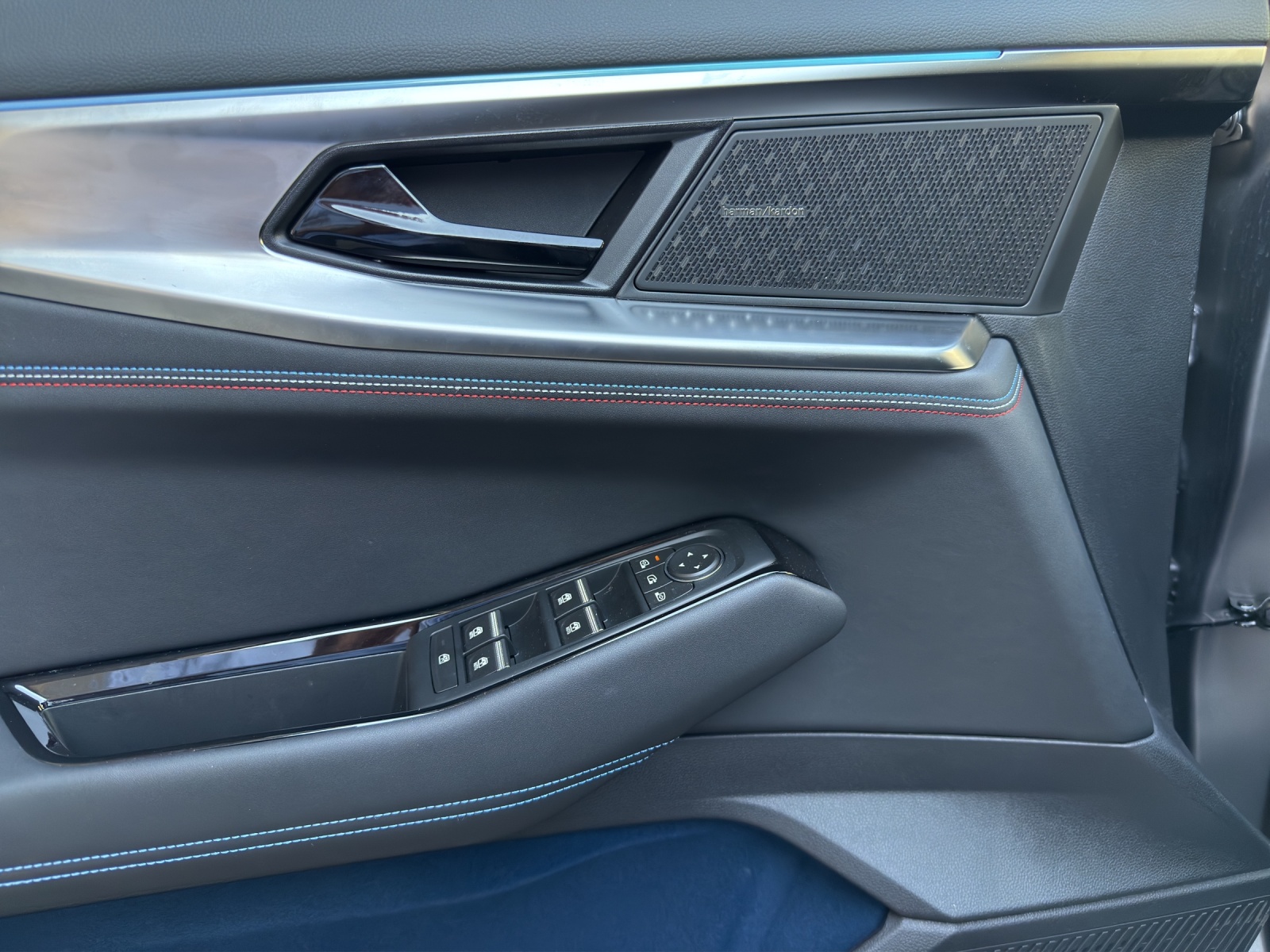 RENAULT Rafale 1.2 E-Tech Plug-in Hybrid 300 4x4 Atelier Alpine-image-13
