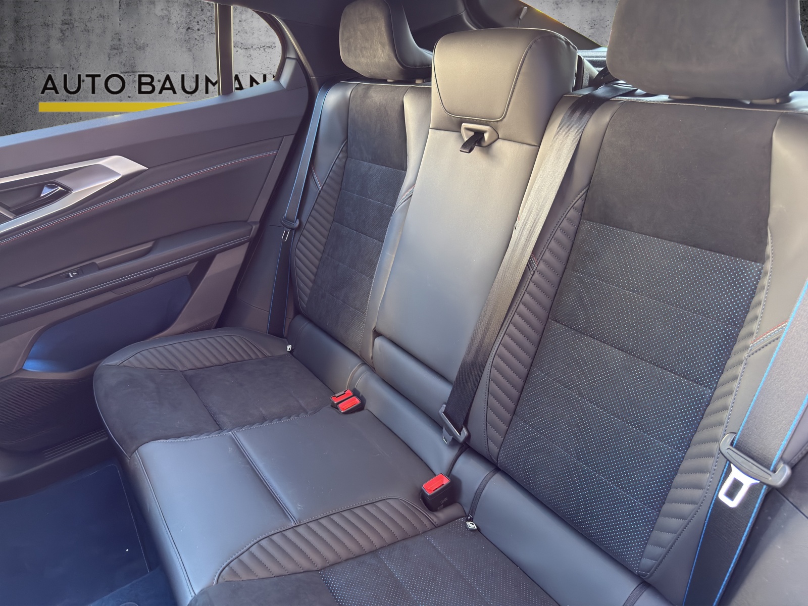 RENAULT Rafale 1.2 E-Tech Plug-in Hybrid 300 4x4 Atelier Alpine-image-12