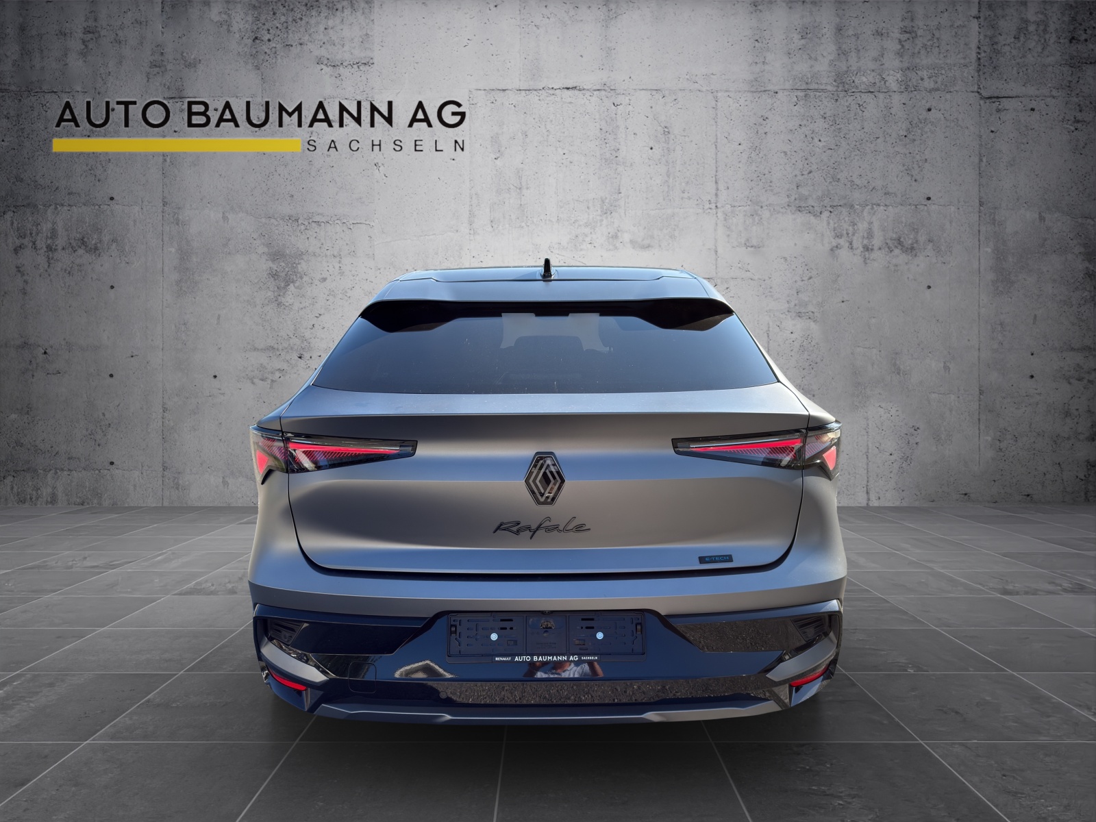 RENAULT Rafale 1.2 E-Tech Plug-in Hybrid 300 4x4 Atelier Alpine-image-3