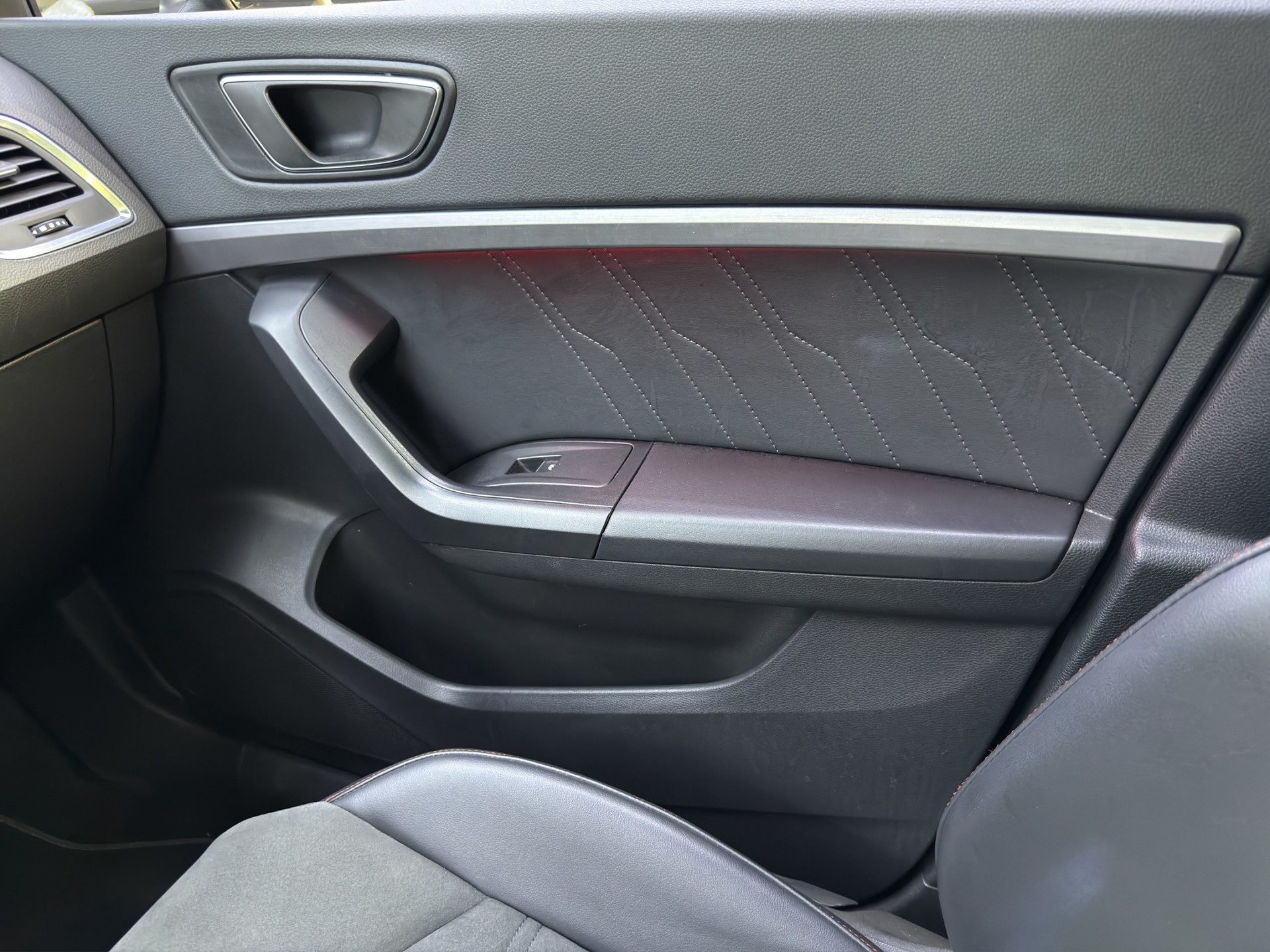 SEAT Ateca 2.0 TSI FR 4Drive DSG-image-34