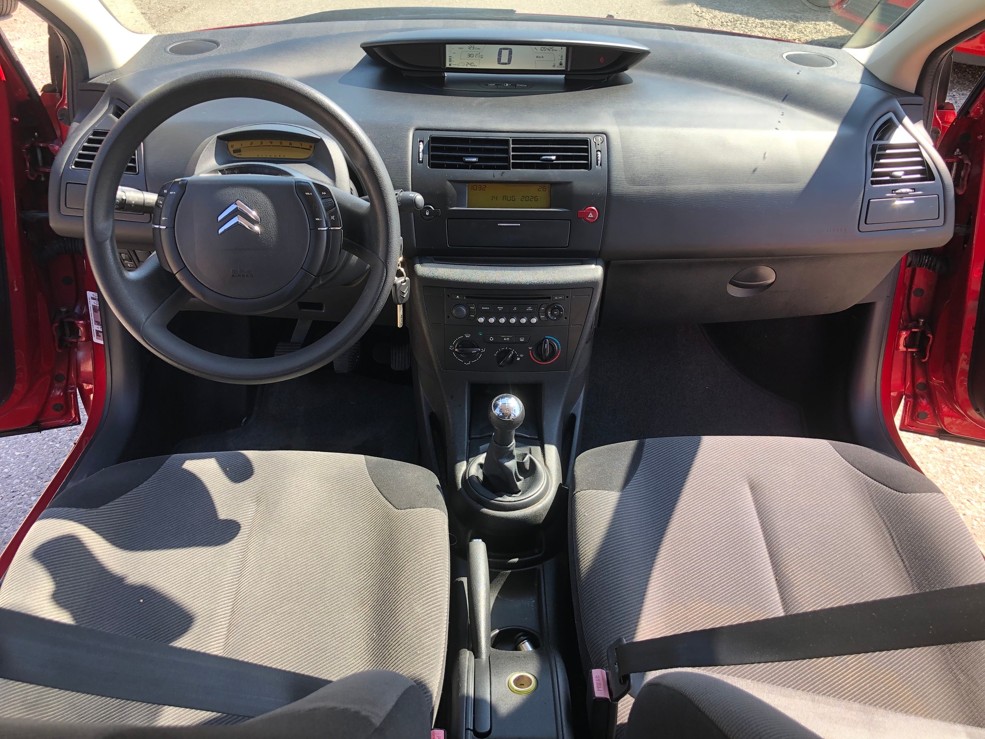 CITROEN C4 Berline 1.6i 16V VTR-image-11