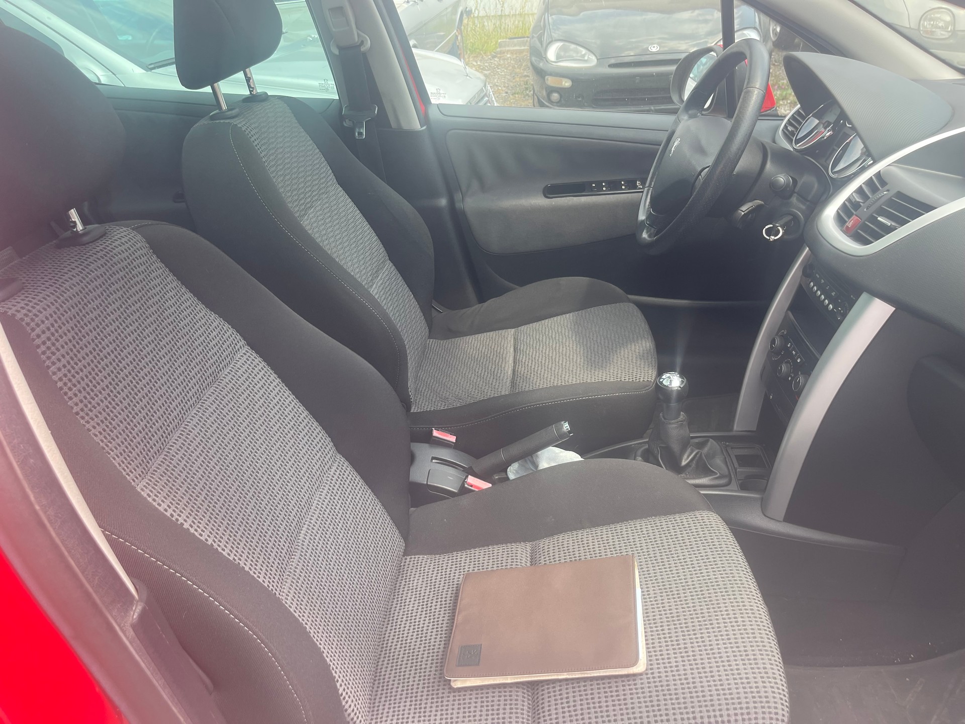 PEUGEOT 207 SW 1.6 16V Sport-image-6