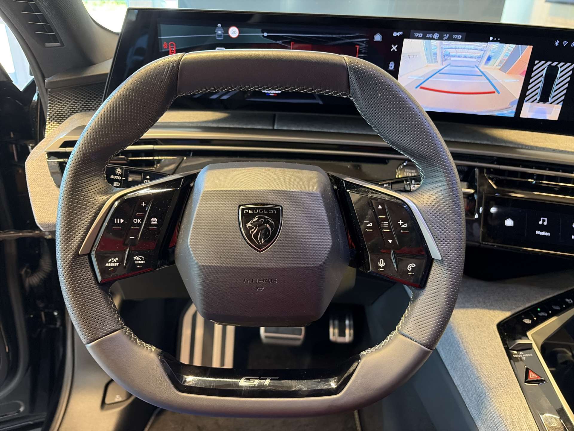 PEUGEOT 5008 145 Hybrid GT 7-Plätzer e-DCS-Automat-image-15