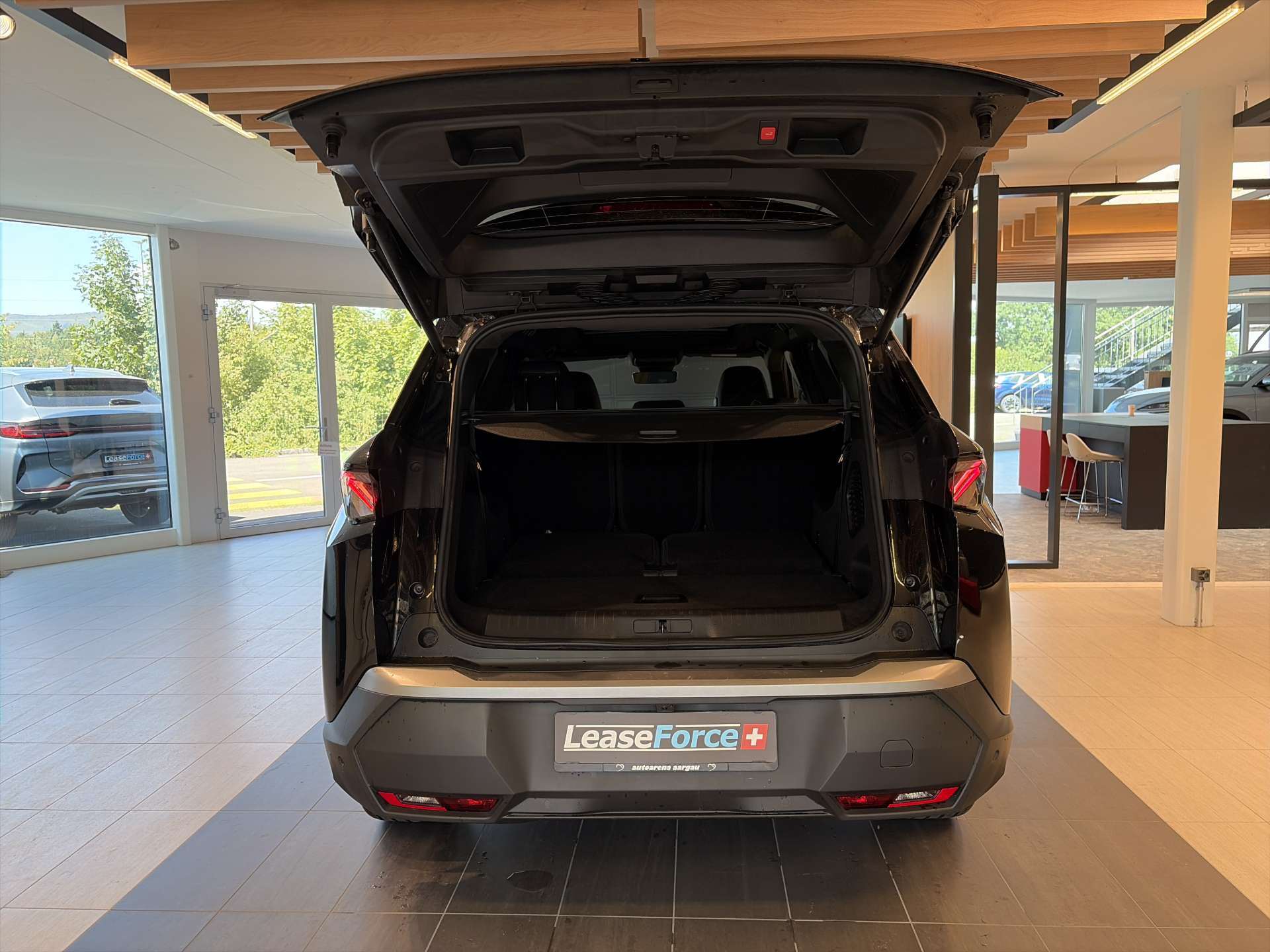 PEUGEOT 5008 145 Hybrid GT 7-Plätzer e-DCS-Automat-image-7