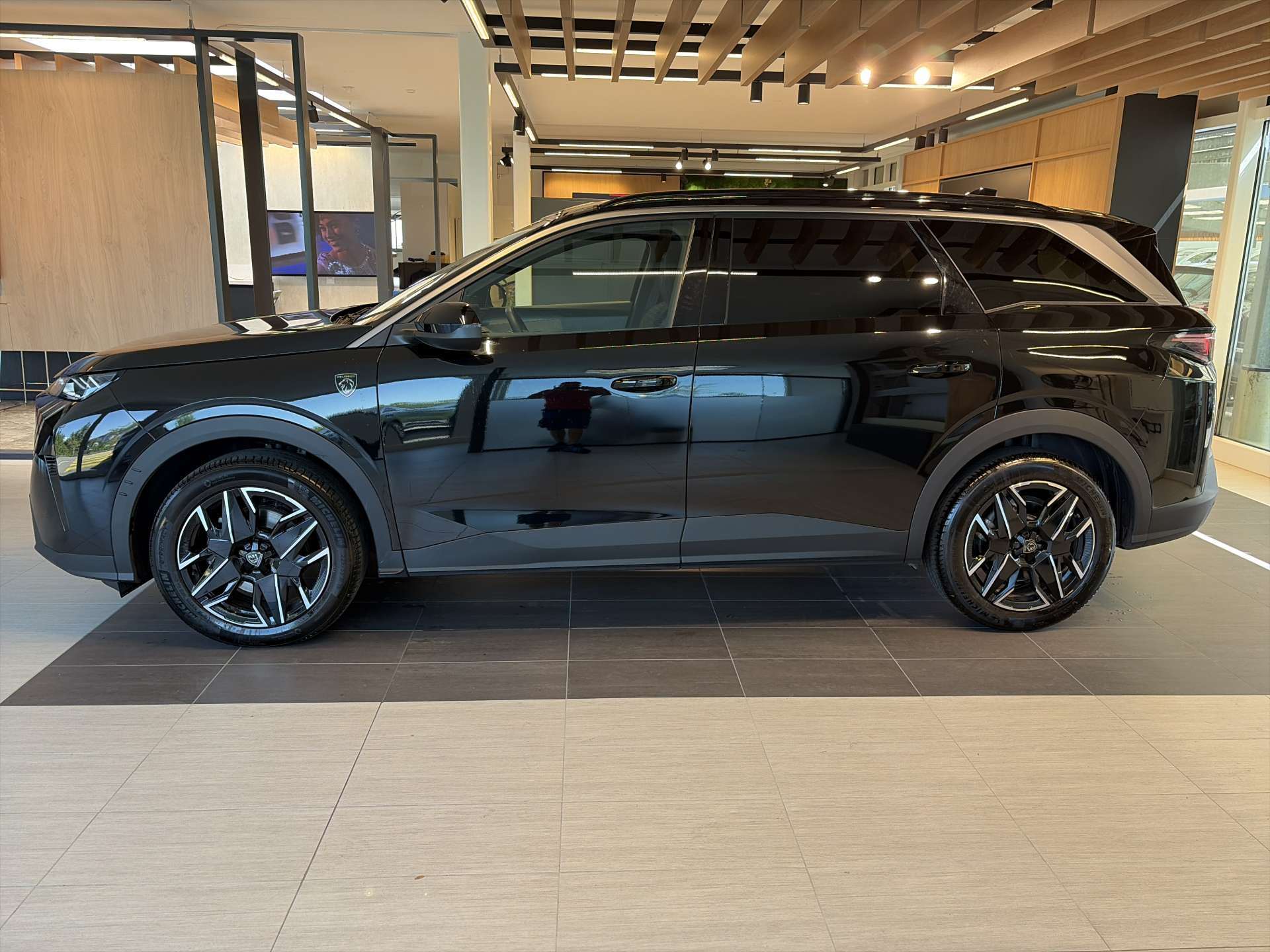 PEUGEOT 5008 145 Hybrid GT 7-Plätzer e-DCS-Automat-image-11