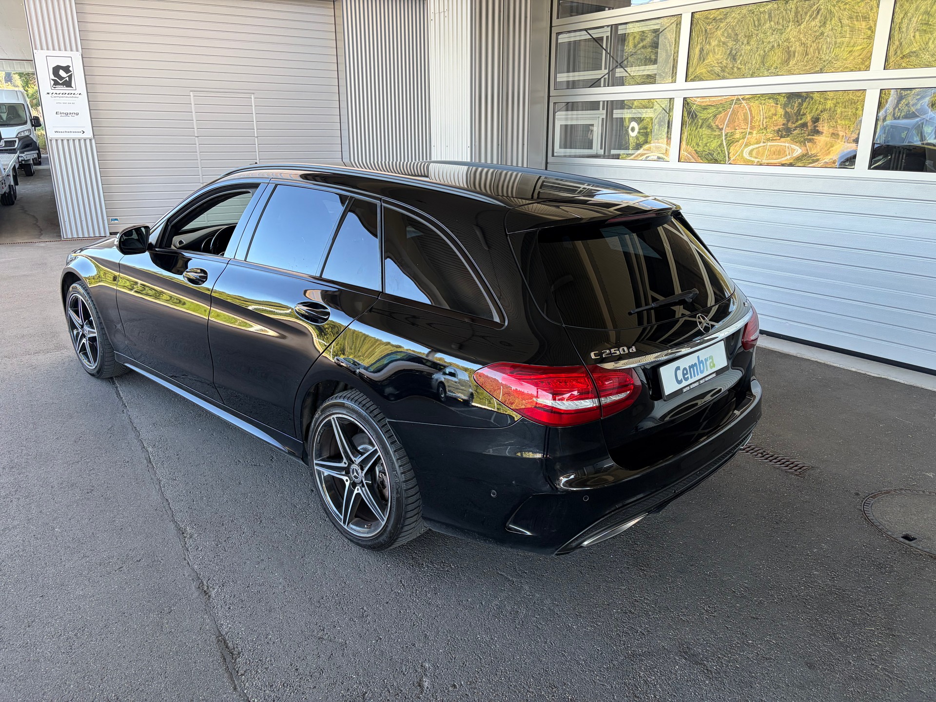 MERCEDES-BENZ C 250 BlueTEC AMG Line 4Matic 7G-Tronic-image-2