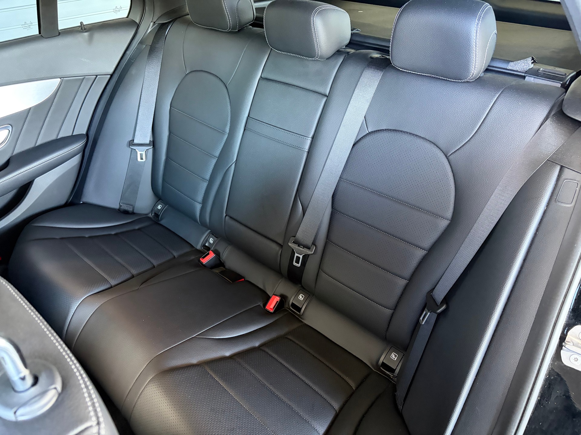 MERCEDES-BENZ C 250 BlueTEC AMG Line 4Matic 7G-Tronic-image-6