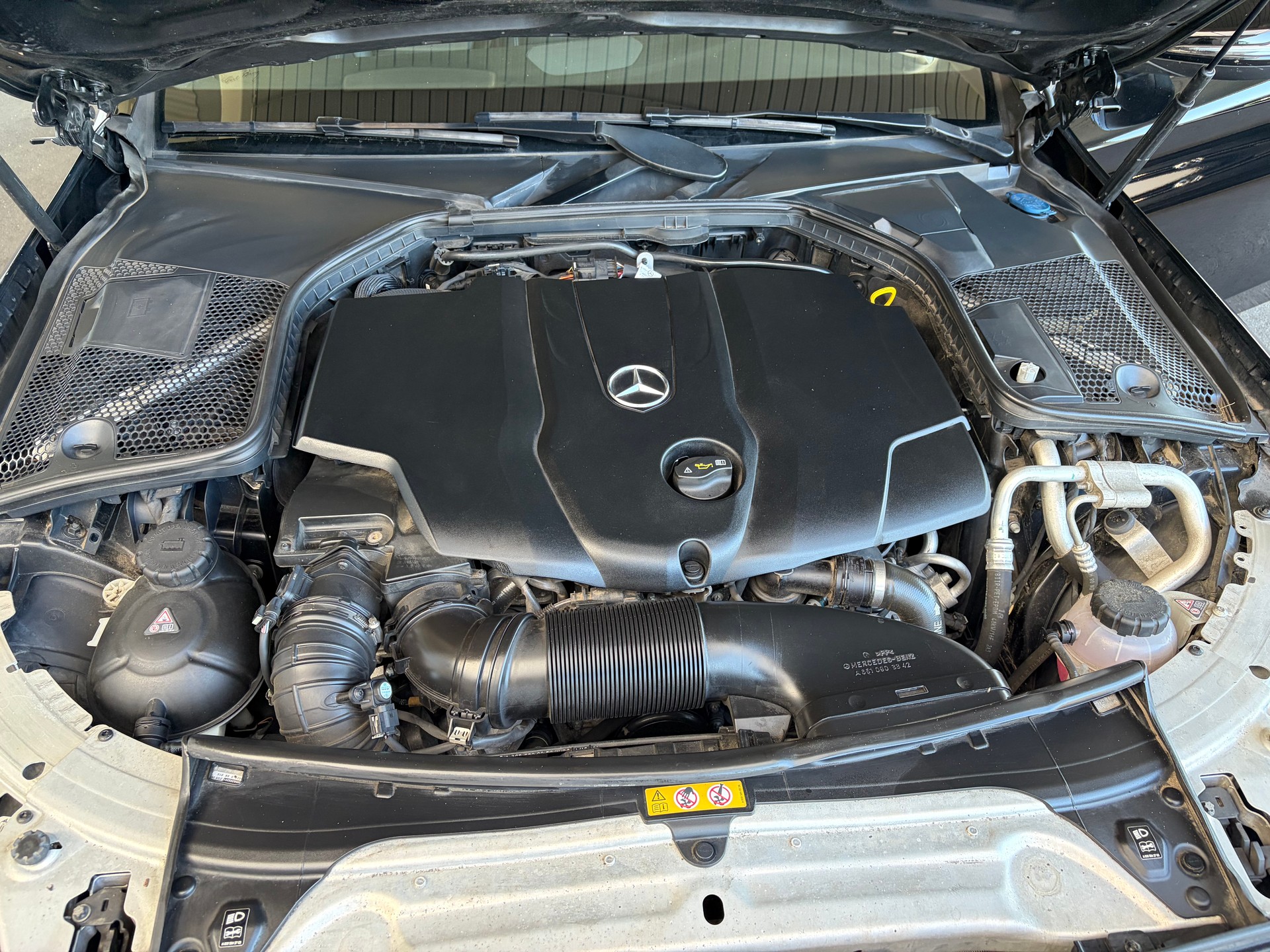 MERCEDES-BENZ C 250 BlueTEC AMG Line 4Matic 7G-Tronic-image-9
