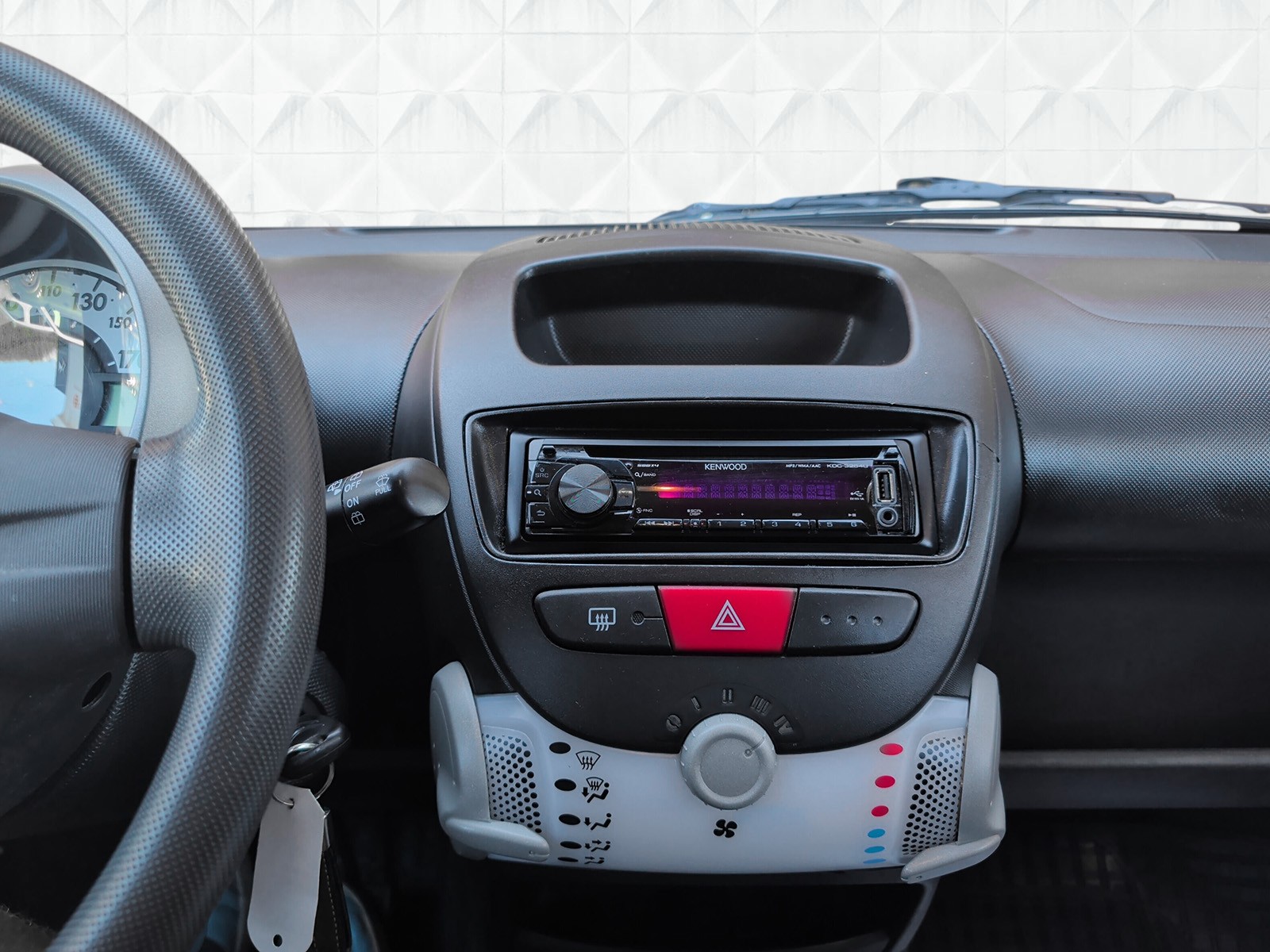 CITROEN C1 1.0i Attraction-image-10