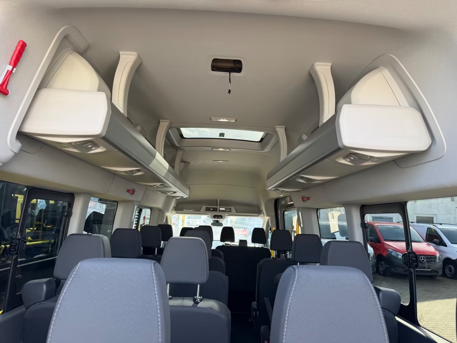 FORD Ford Transit 460 18 Sitzer Klima Kamera Tempomat-image-11