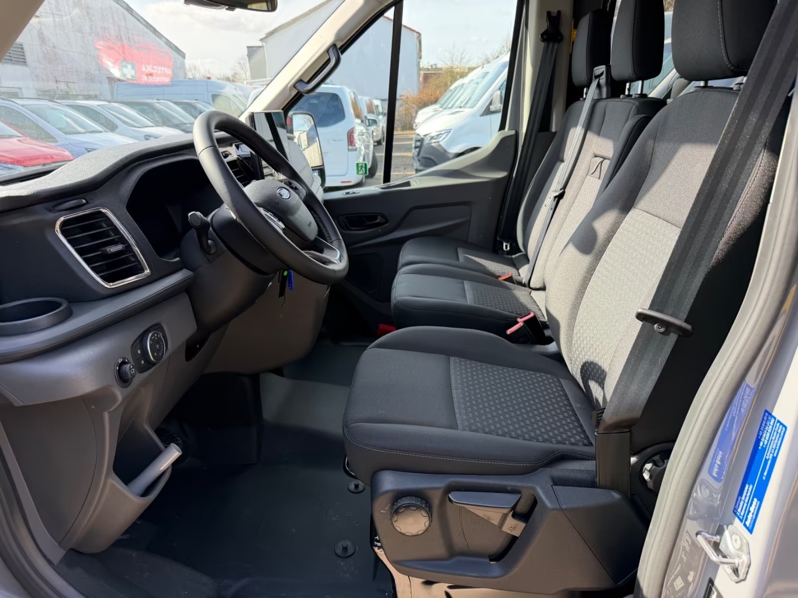 FORD Ford Transit 460 18 Sitzer Klima Kamera Tempomat-image-7