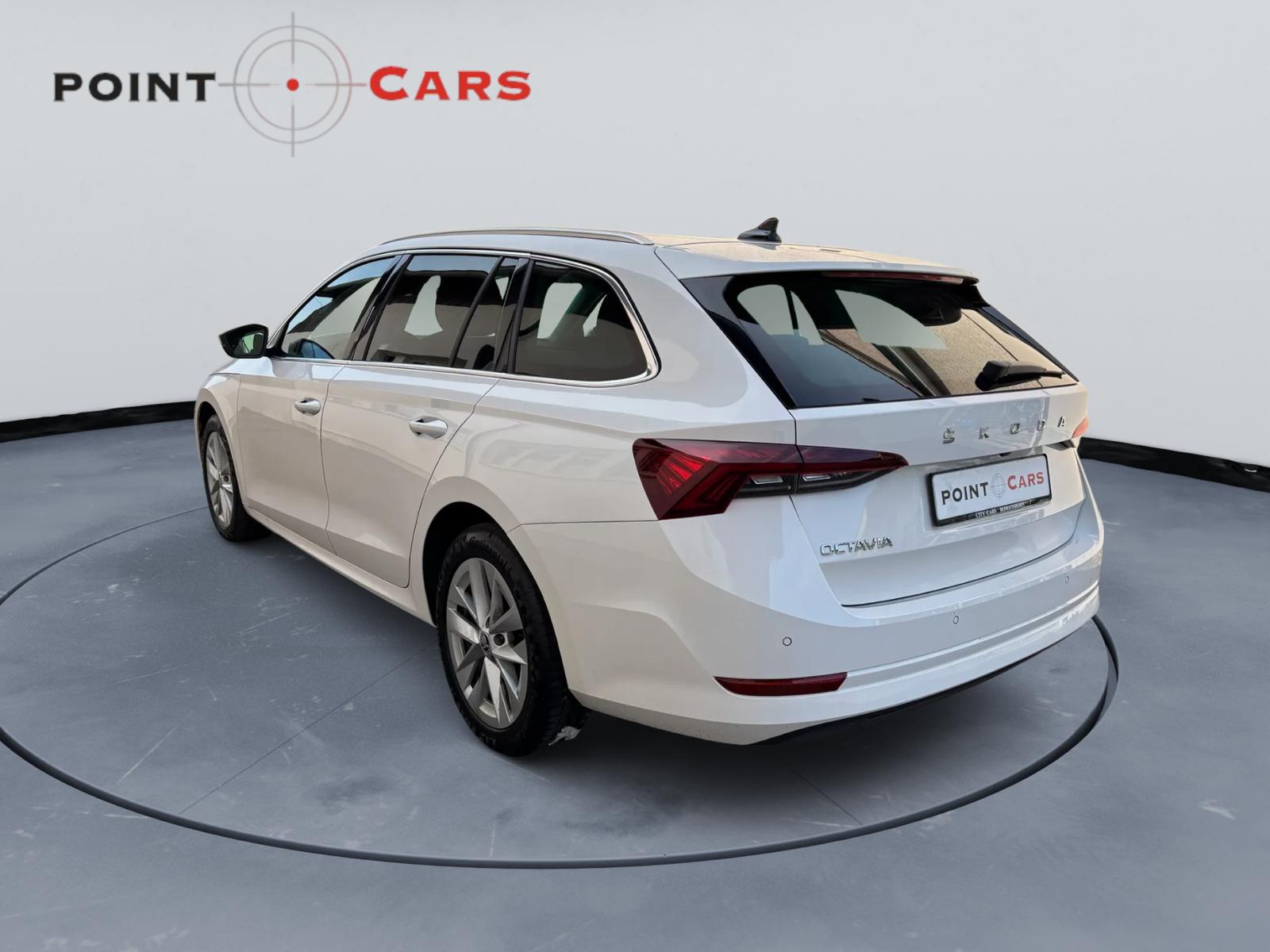 SKODA Octavia Combi 2.0 TDI DSG Ambition-image-2