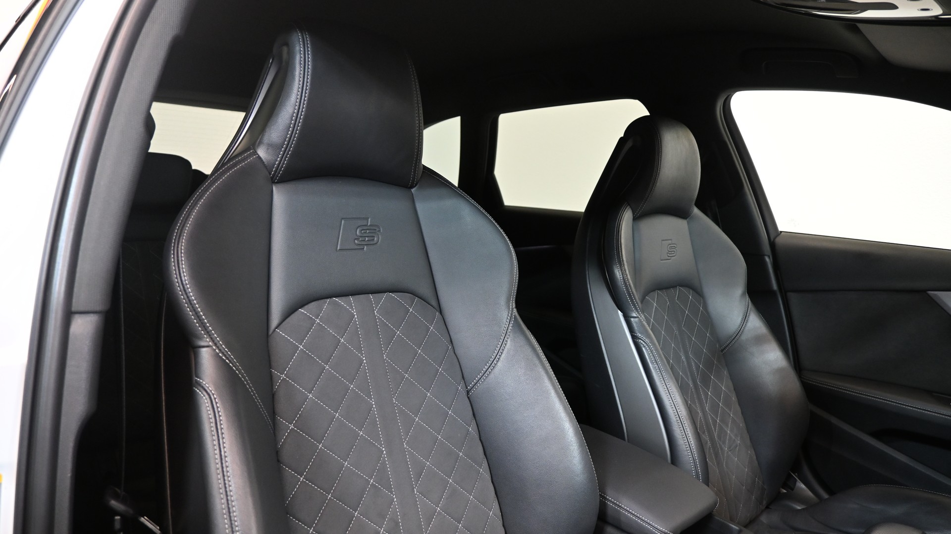 AUDI A4 Avant 40 TDI S-LINE SPORTPAKET PLUS Attraction quattro S-tronic-image-6