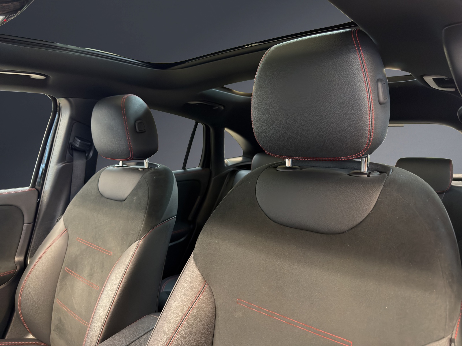 MERCEDES-BENZ GLA 35 AMG 4Matic-image-7