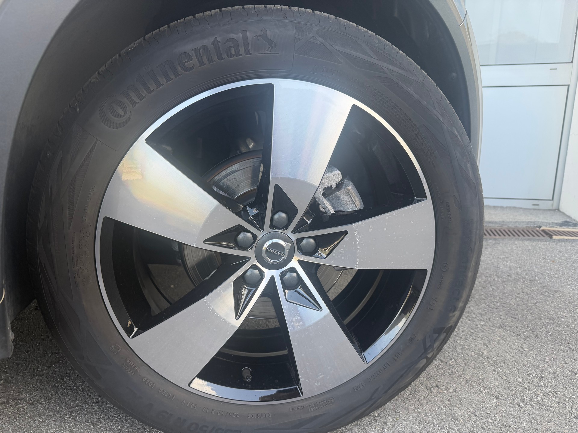 VOLVO XC40 T3 Momentum Geartronic-image-8