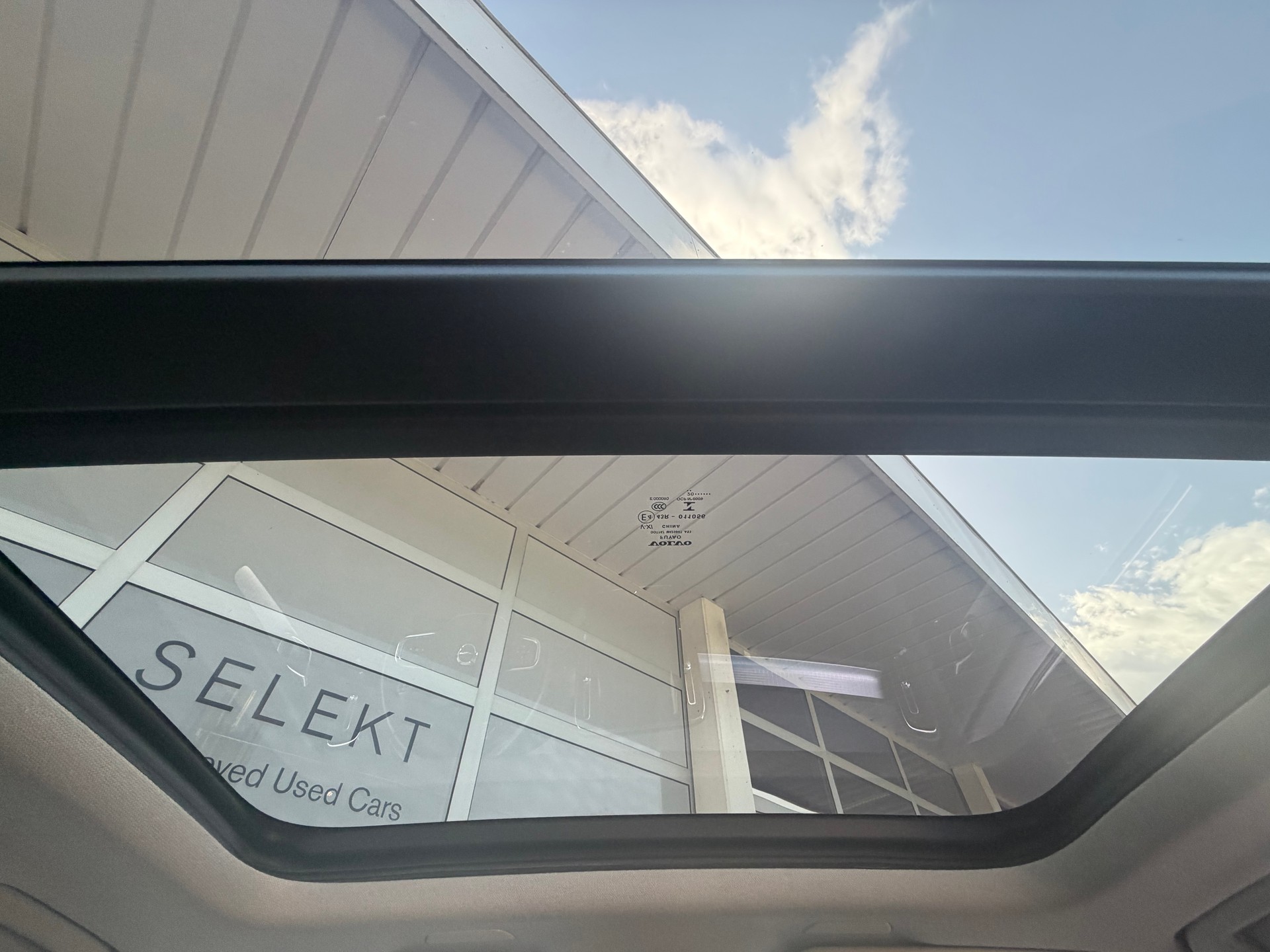 VOLVO XC40 T3 Momentum Geartronic-image-5
