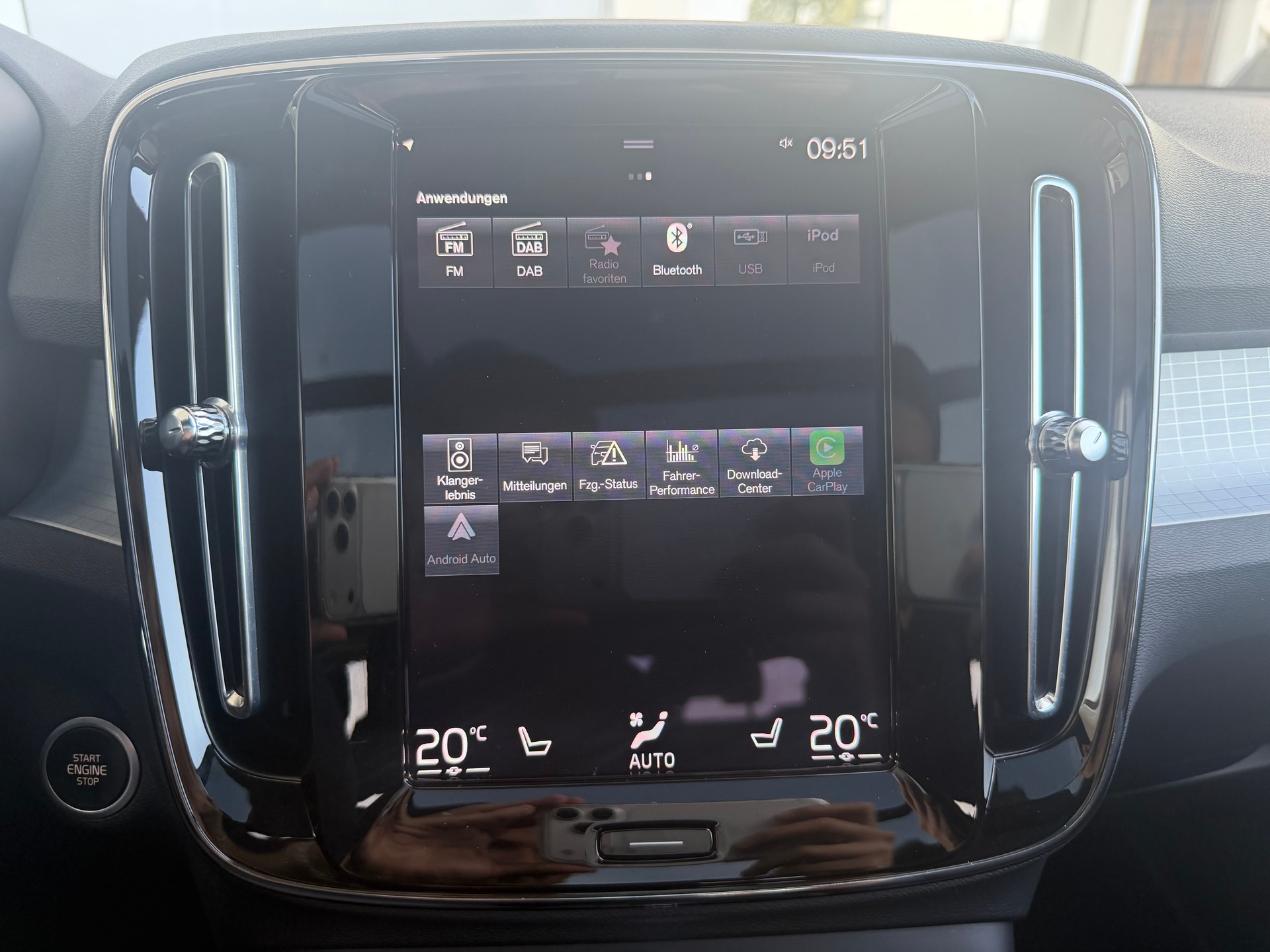 VOLVO XC40 T3 Momentum Geartronic-image-17