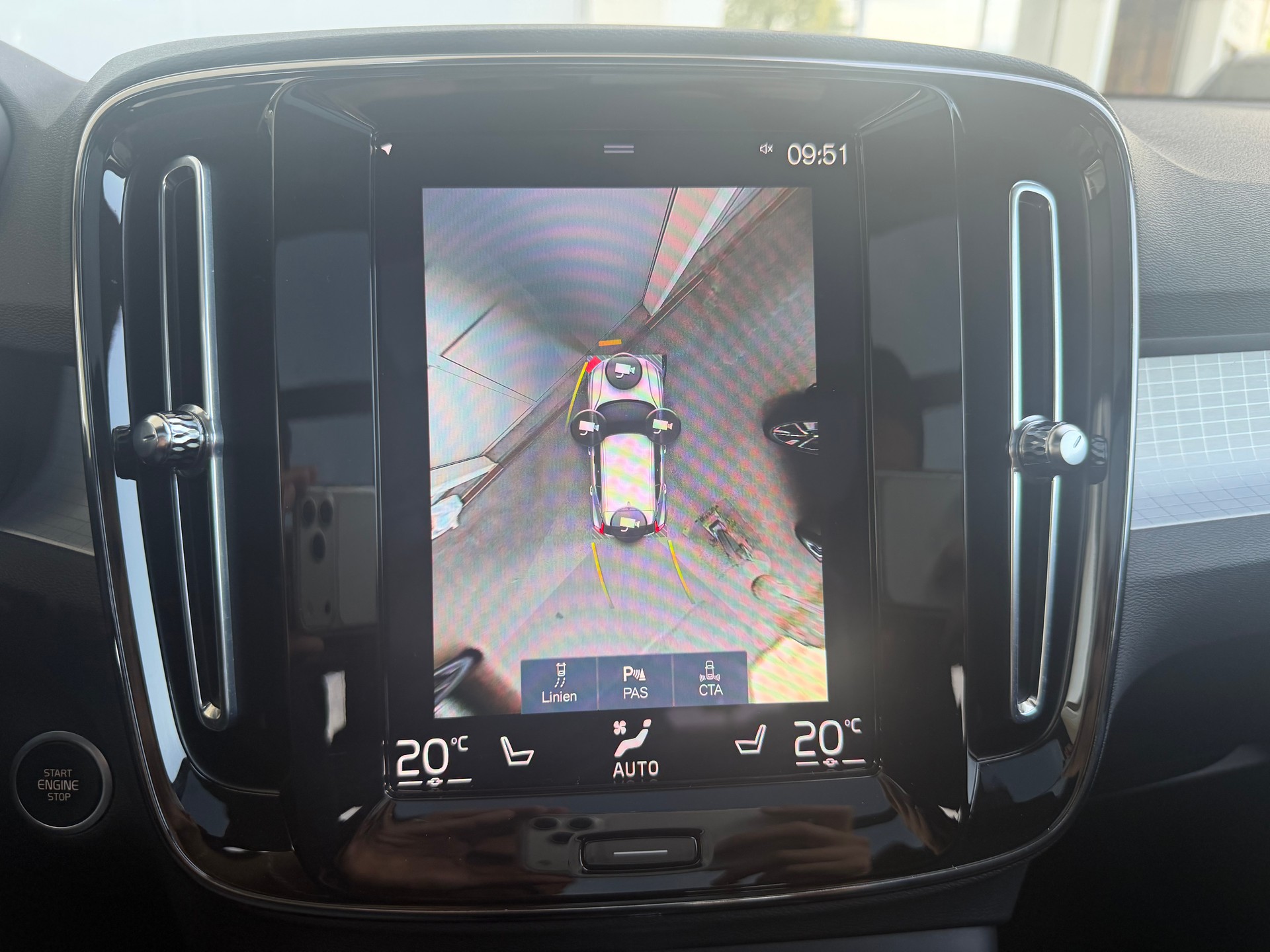 VOLVO XC40 T3 Momentum Geartronic-image-16