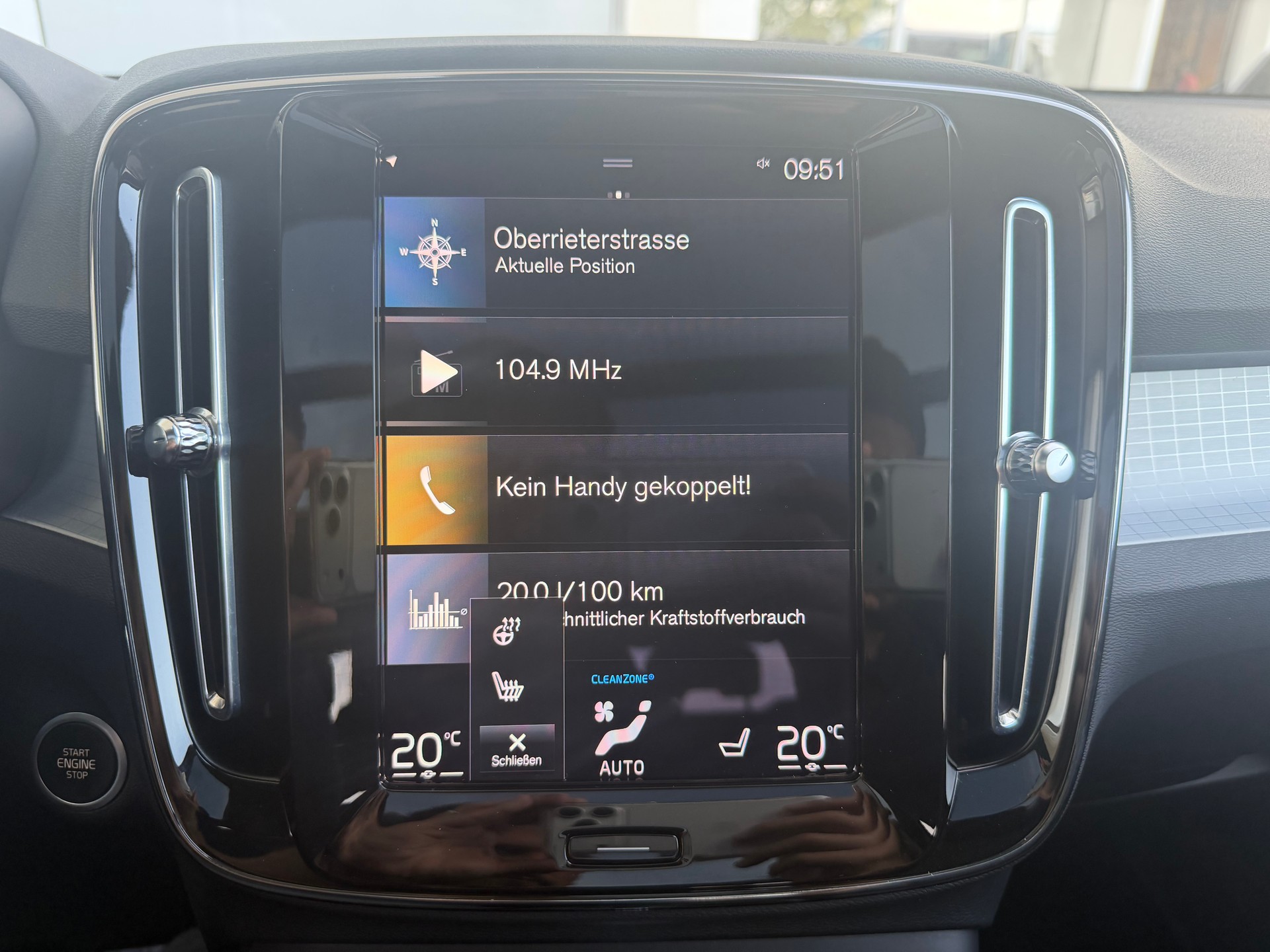 VOLVO XC40 T3 Momentum Geartronic-image-14