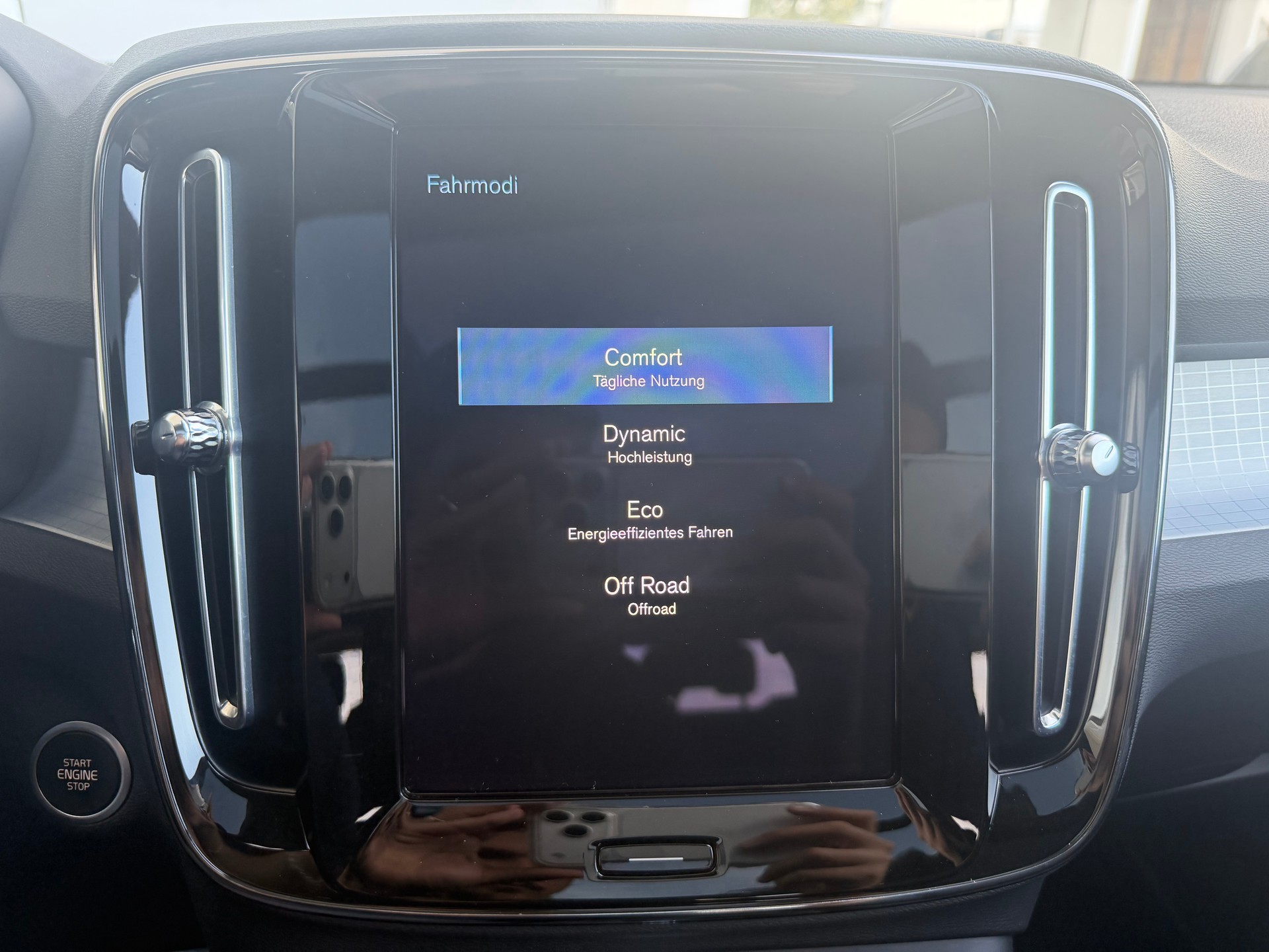 VOLVO XC40 T3 Momentum Geartronic-image-18