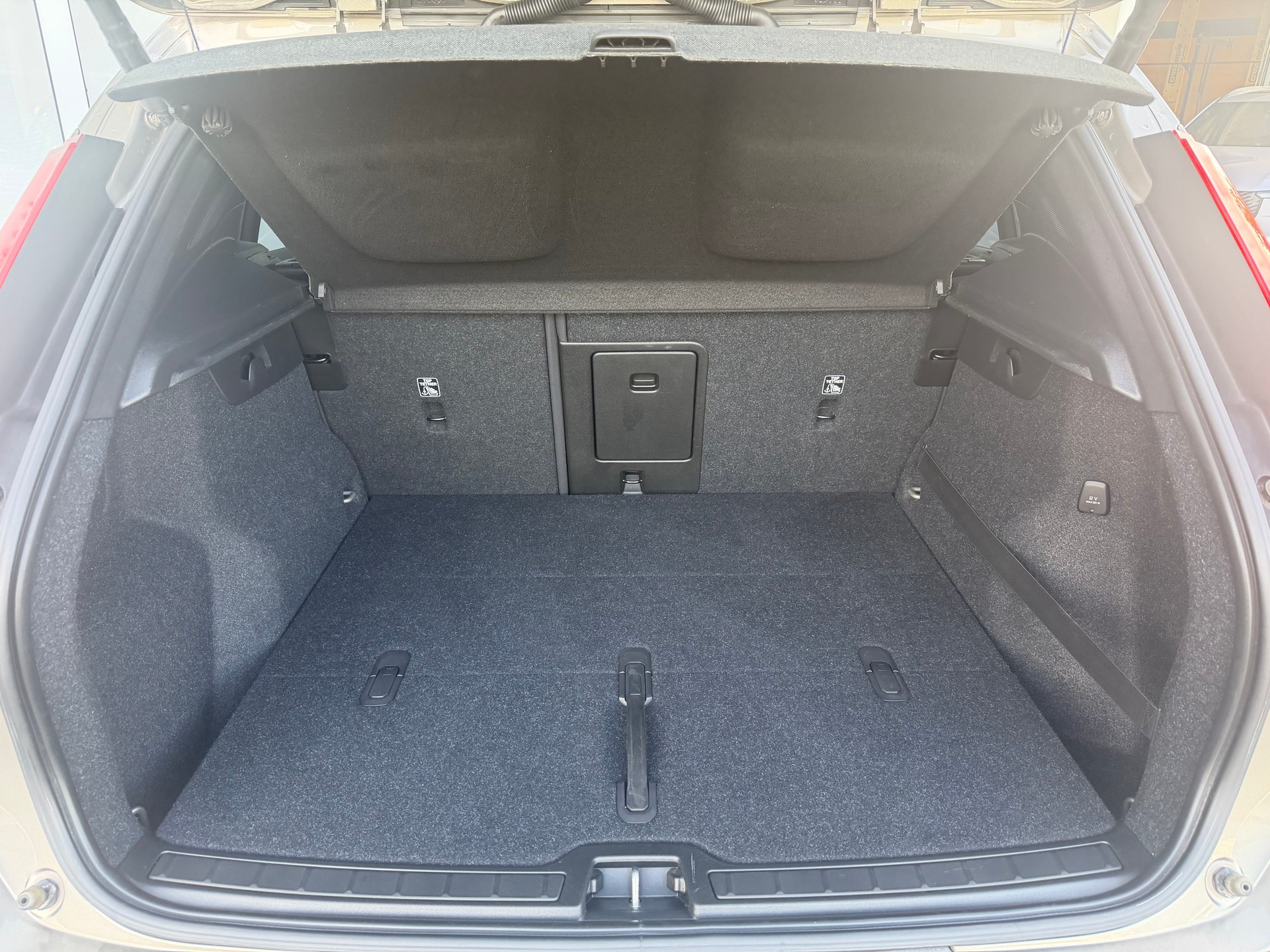VOLVO XC40 T3 Momentum Geartronic-image-19