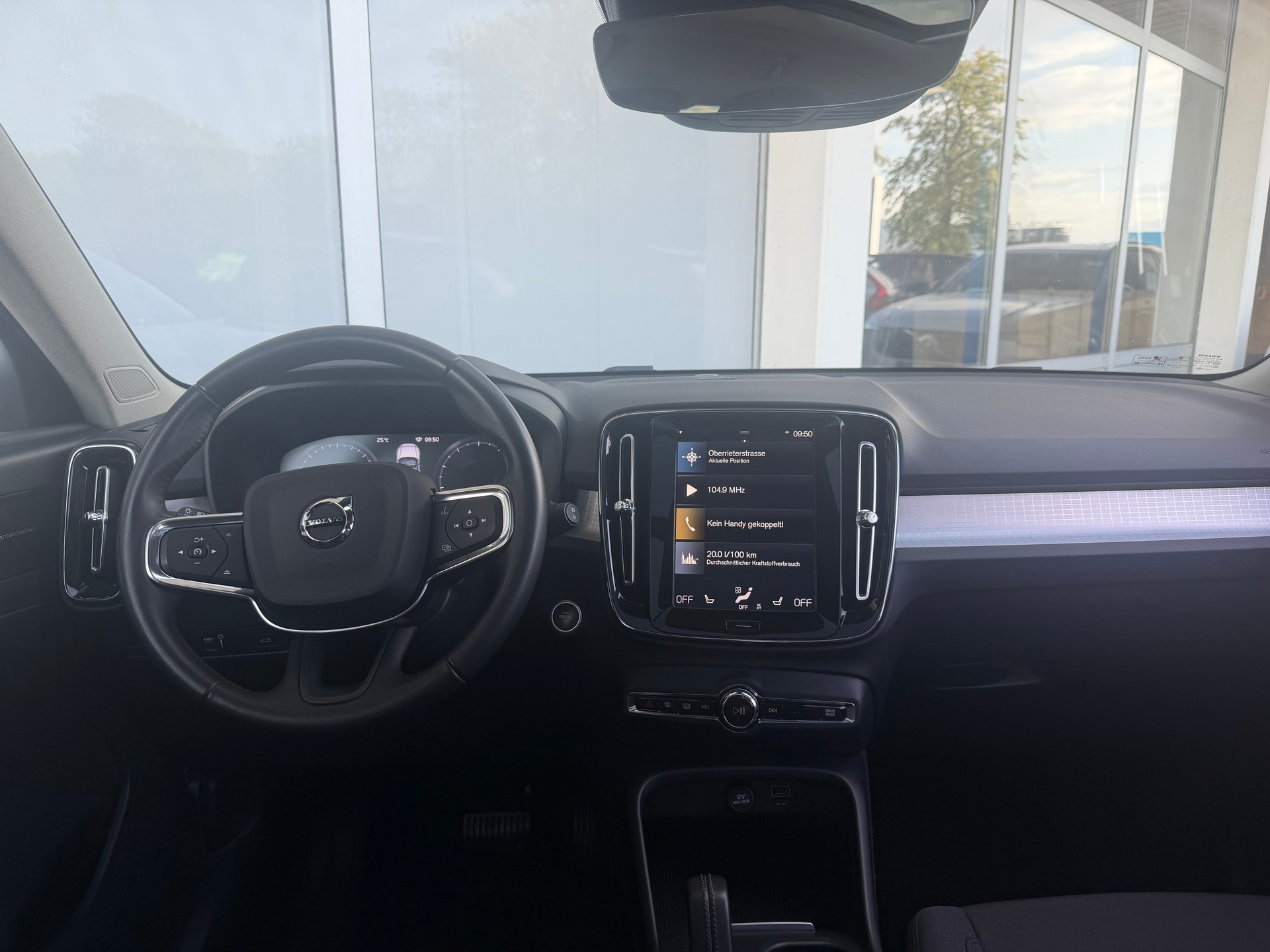 VOLVO XC40 T3 Momentum Geartronic-image-6
