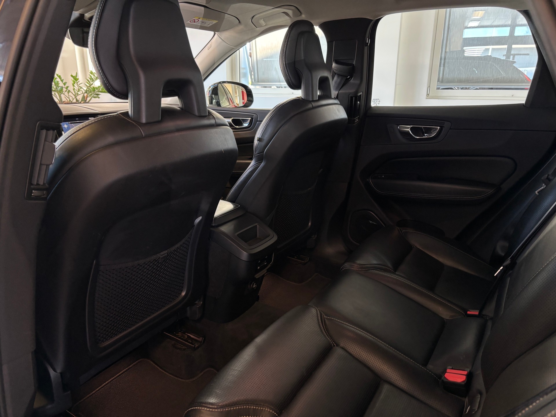 VOLVO XC60 D4 AWD Inscription Geartronic-image-13