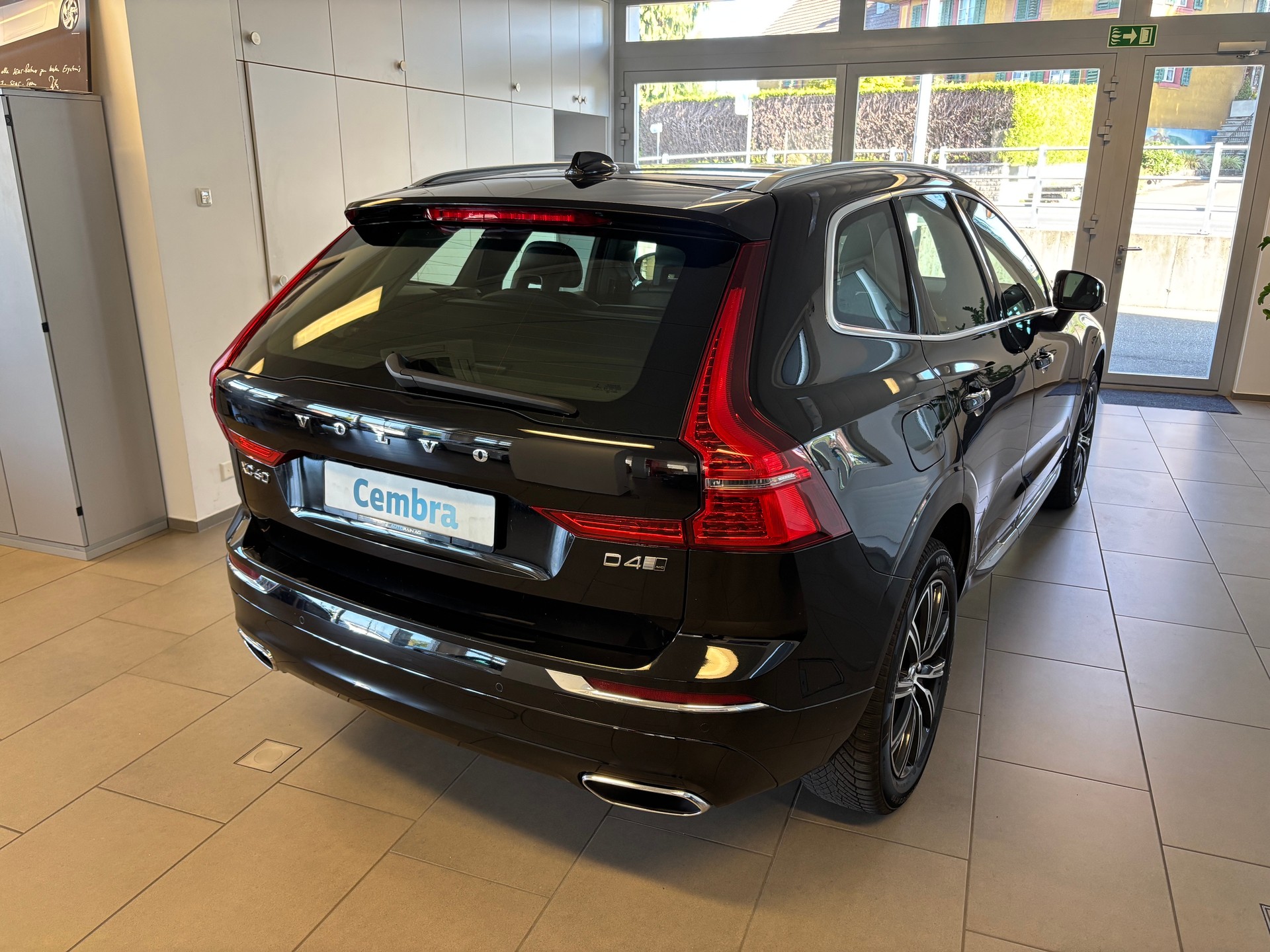 VOLVO XC60 D4 AWD Inscription Geartronic-image-2