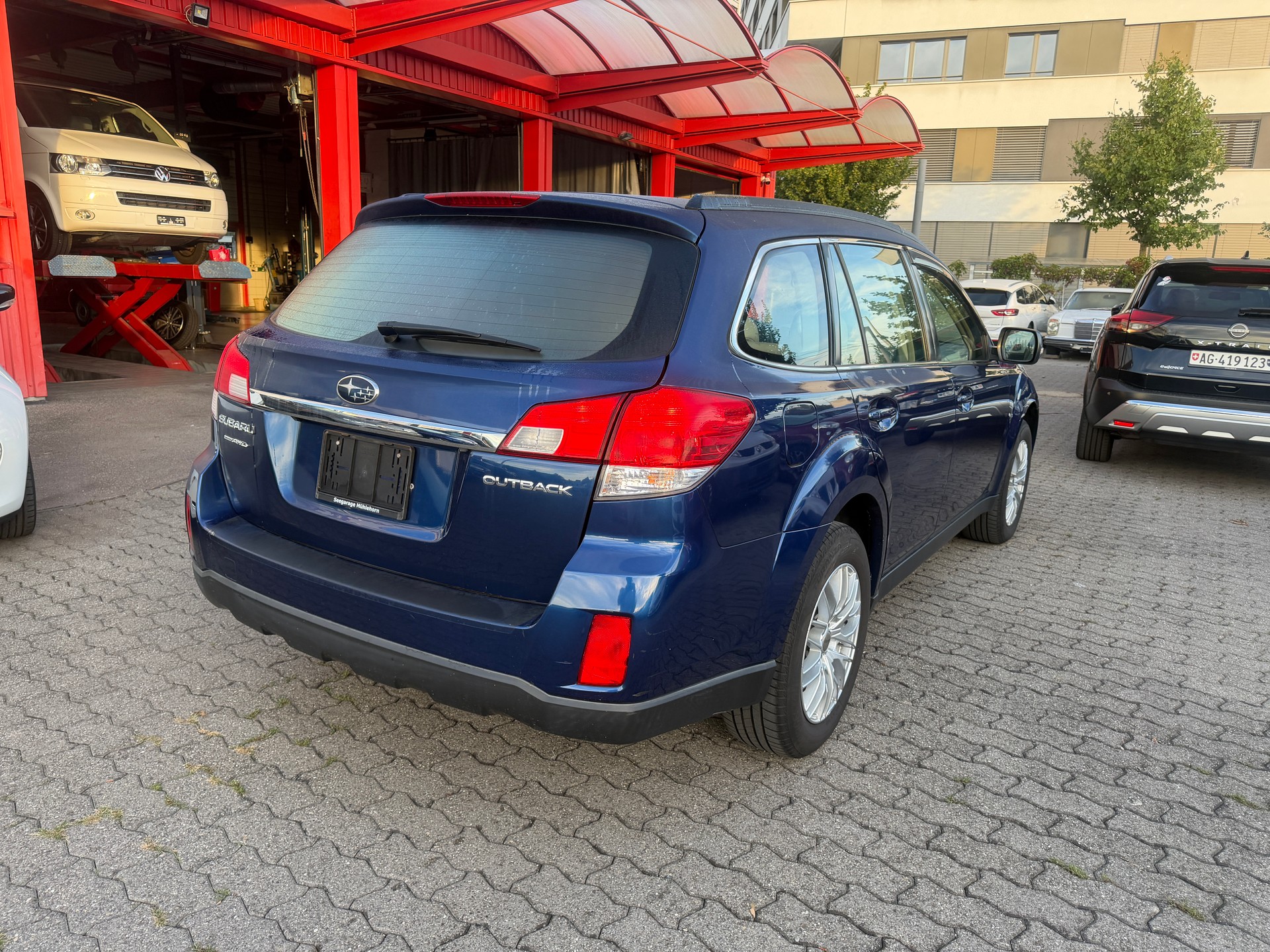 SUBARU Outback 3.6R Executive AWD Automatic-image-7