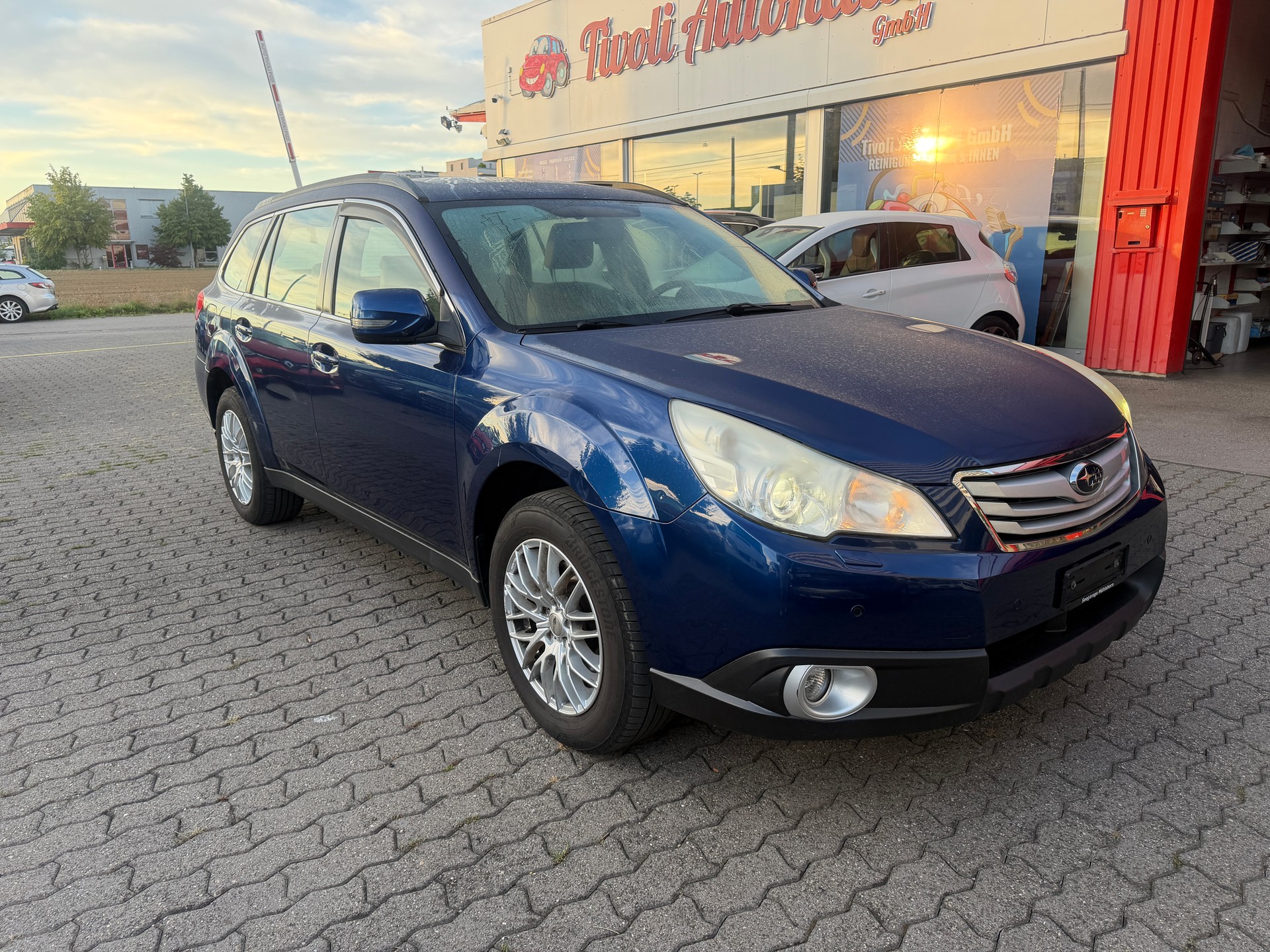 SUBARU Outback 3.6R Executive AWD Automatic-image-1