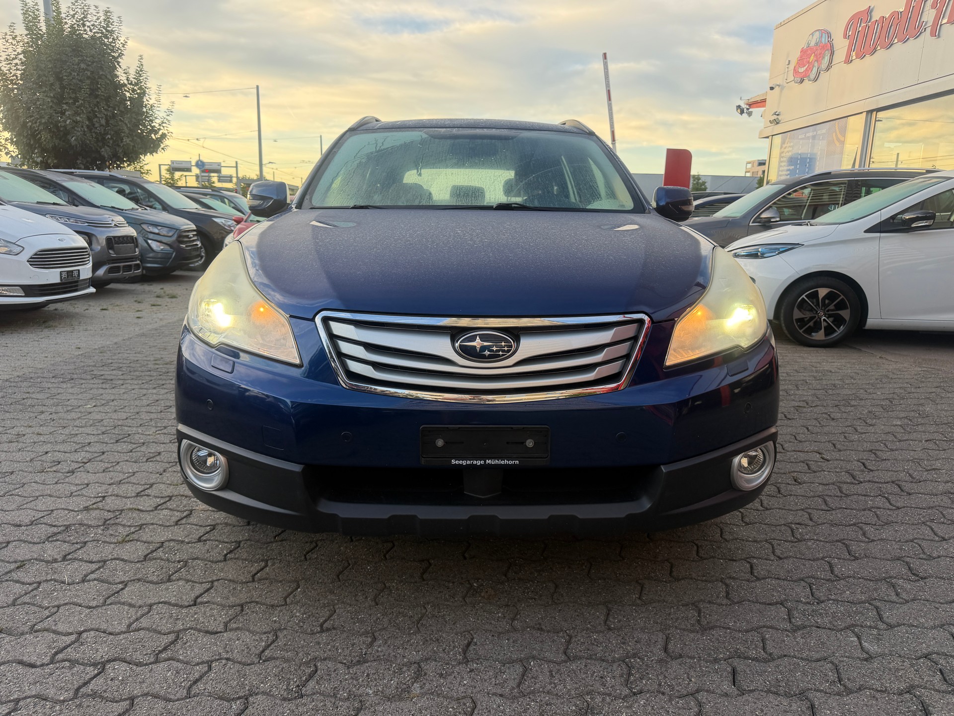 SUBARU Outback 3.6R Executive AWD Automatic-image-2