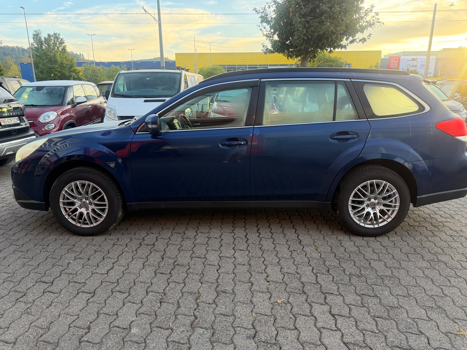 SUBARU Outback 3.6R Executive AWD Automatic-image-4