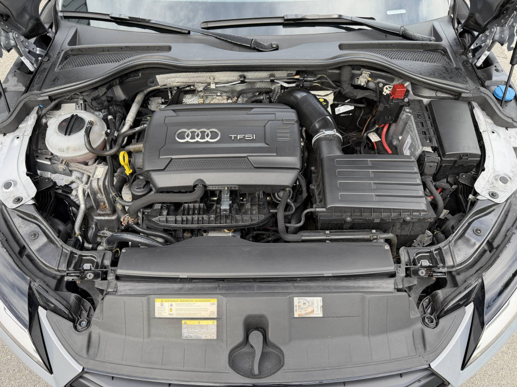 AUDI TT Coupé 1.8 TFSI-image-14