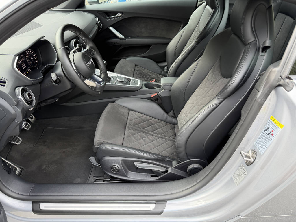 AUDI TT Coupé 1.8 TFSI-image-8