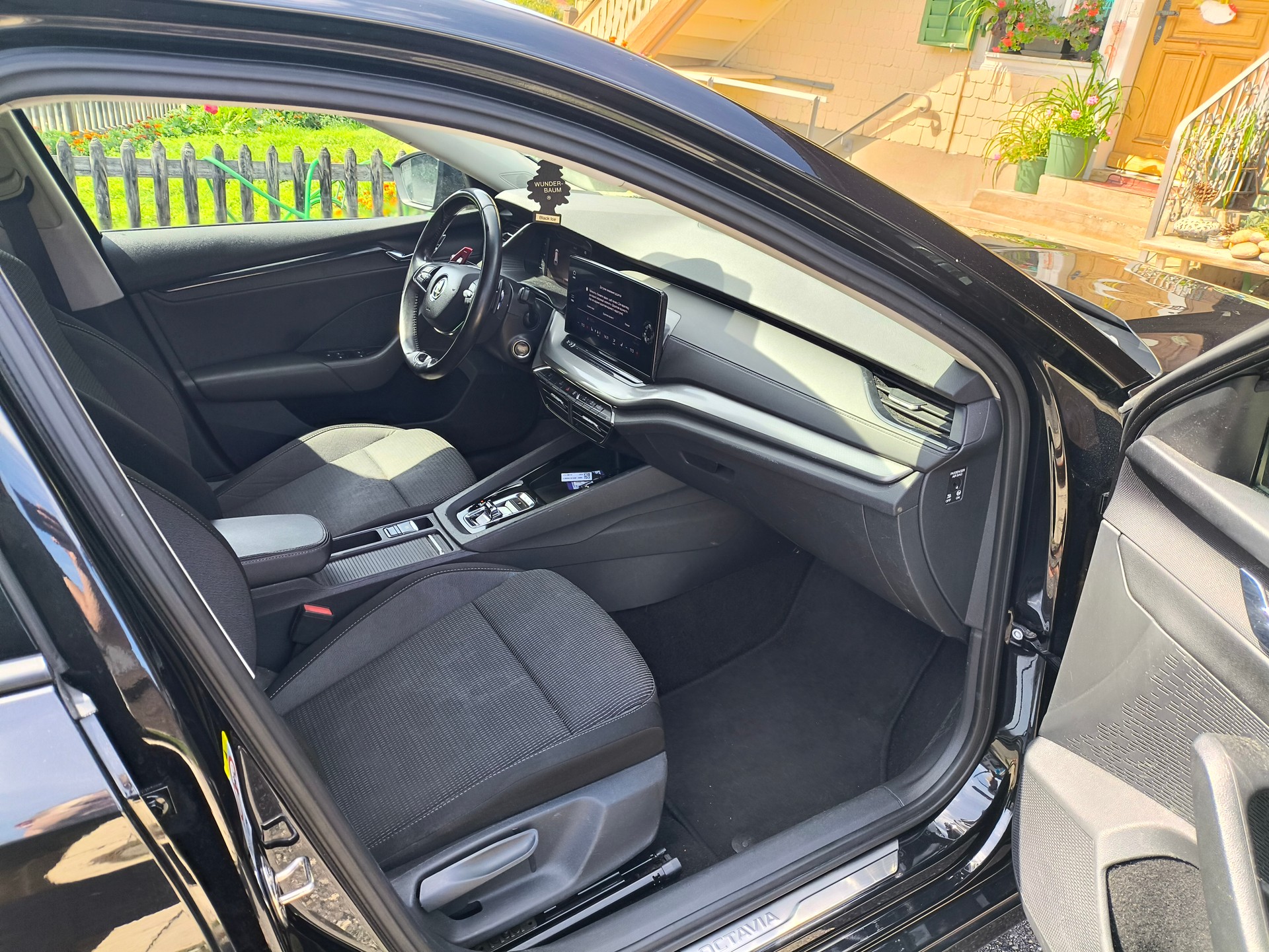 SKODA Octavia Combi 2.0 TDI DSG Ambition 4x4-image-7