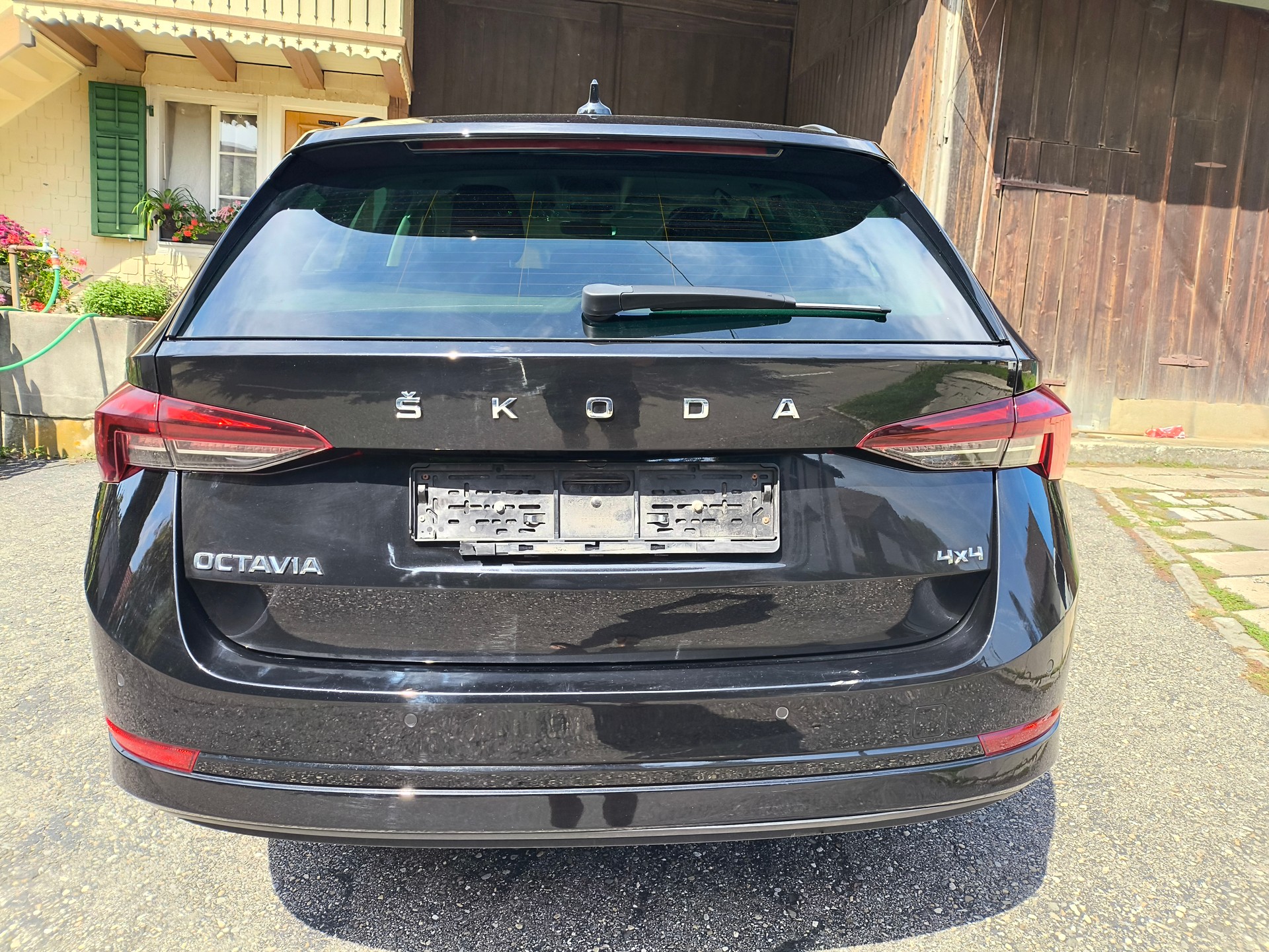 SKODA Octavia Combi 2.0 TDI DSG Ambition 4x4-image-5