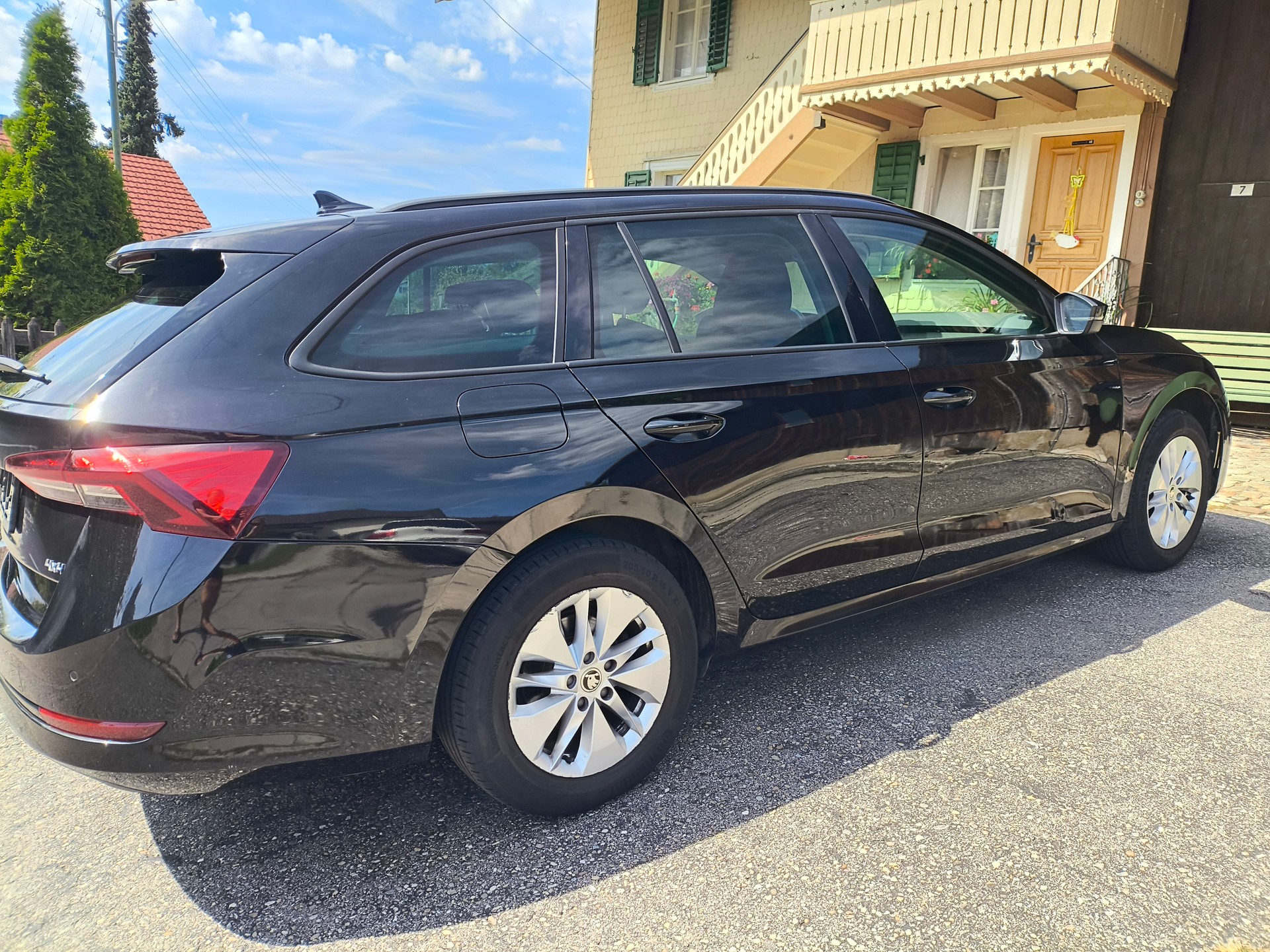 SKODA Octavia Combi 2.0 TDI DSG Ambition 4x4-image-4