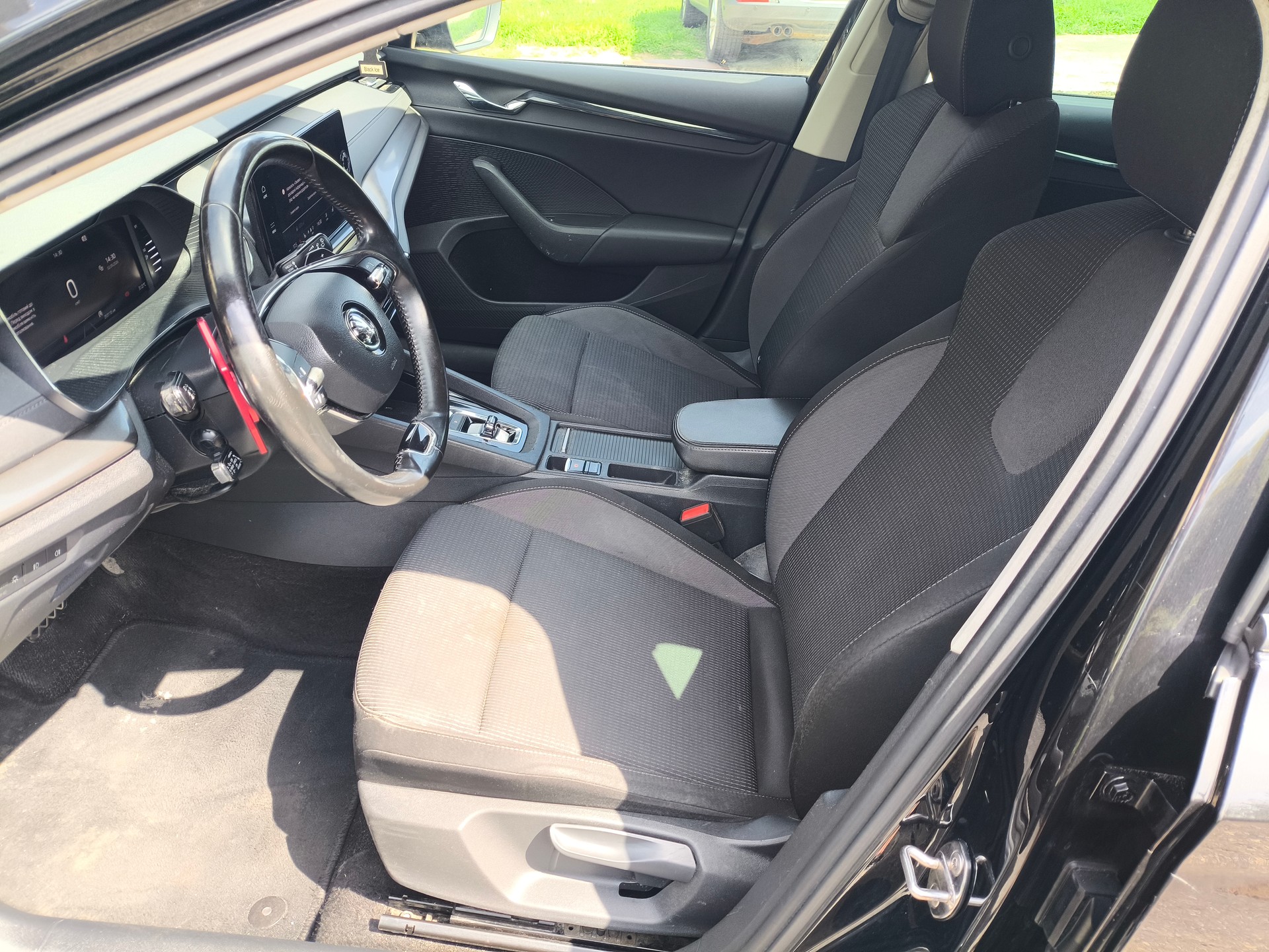 SKODA Octavia Combi 2.0 TDI DSG Ambition 4x4-image-12