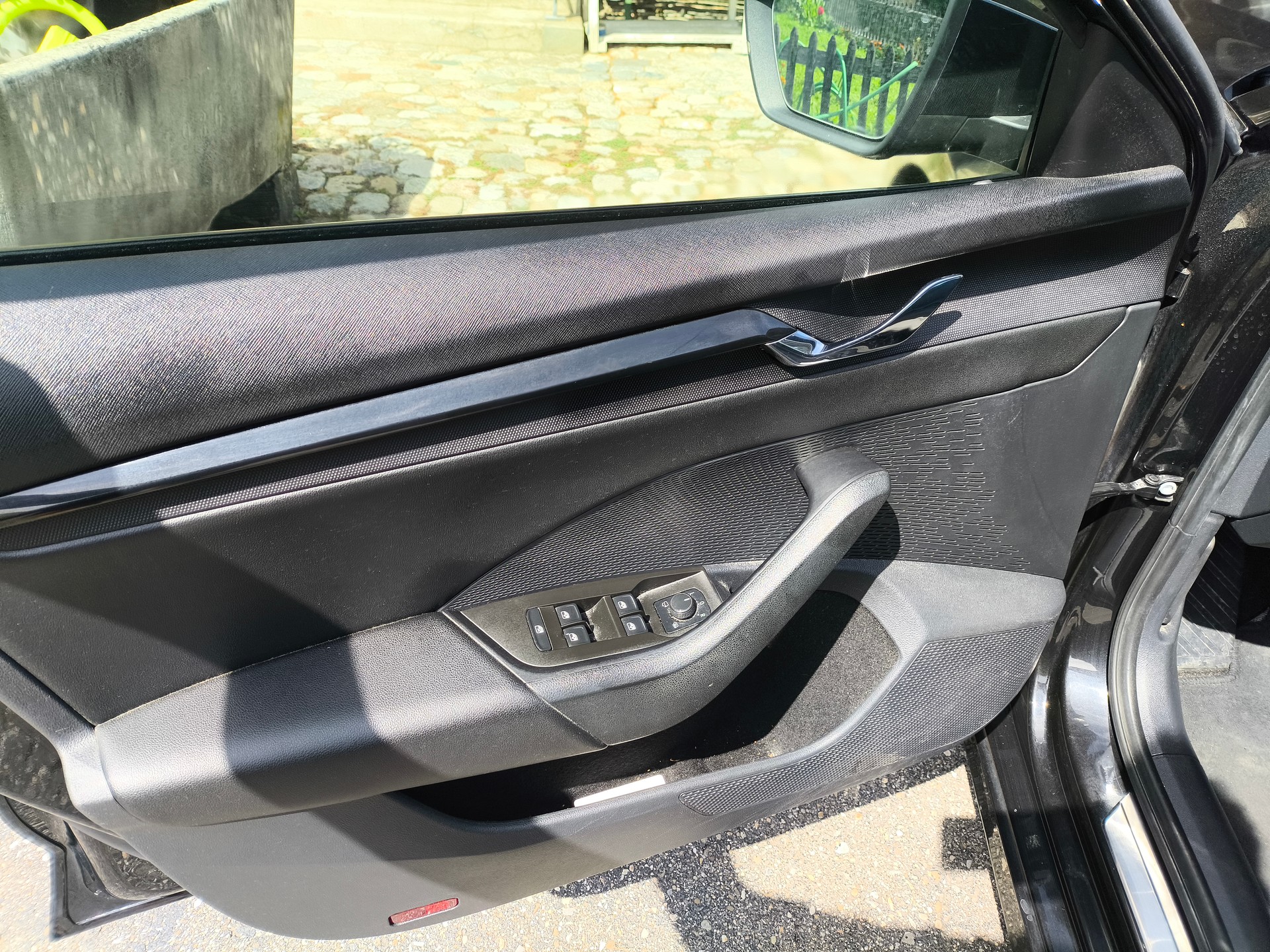 SKODA Octavia Combi 2.0 TDI DSG Ambition 4x4-image-11