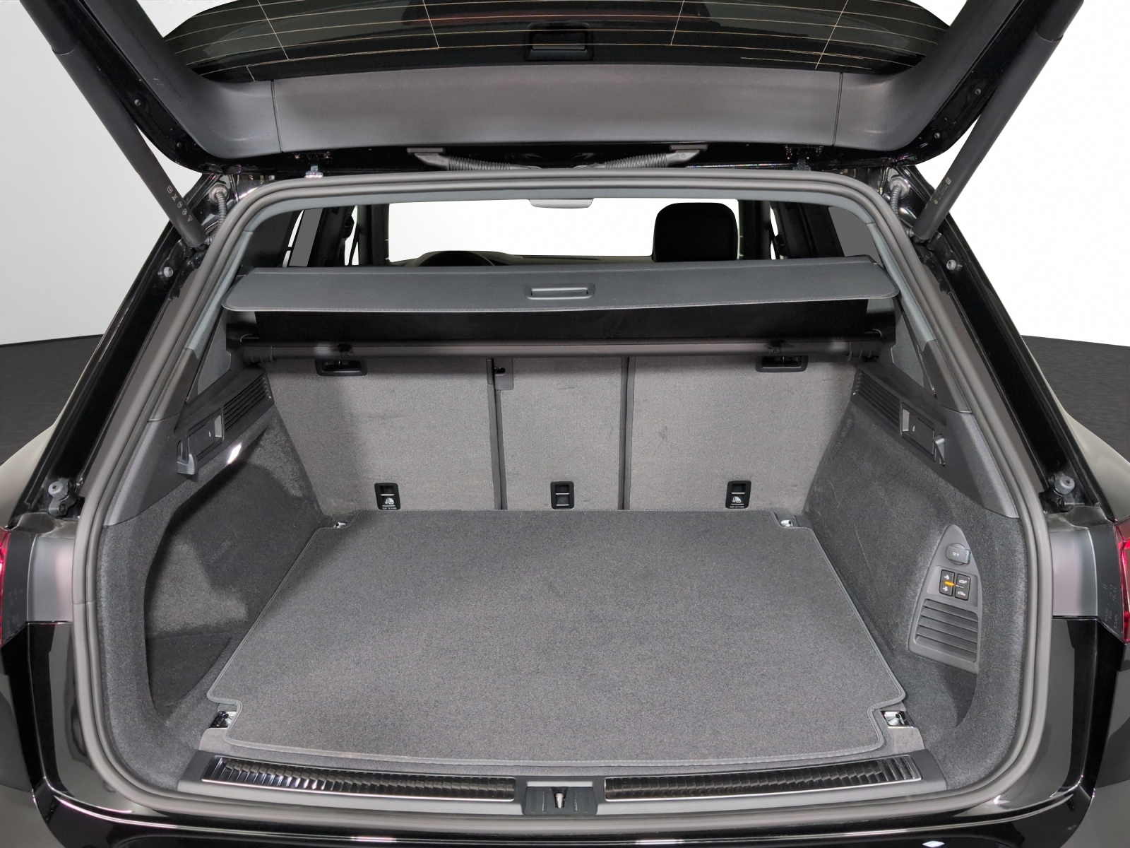 VW Touareg 3.0 TSI eHybrid United Tiptronic-image-14