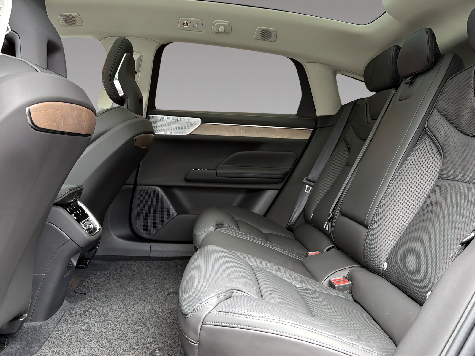 VOLVO ES90 Ultra-image-21