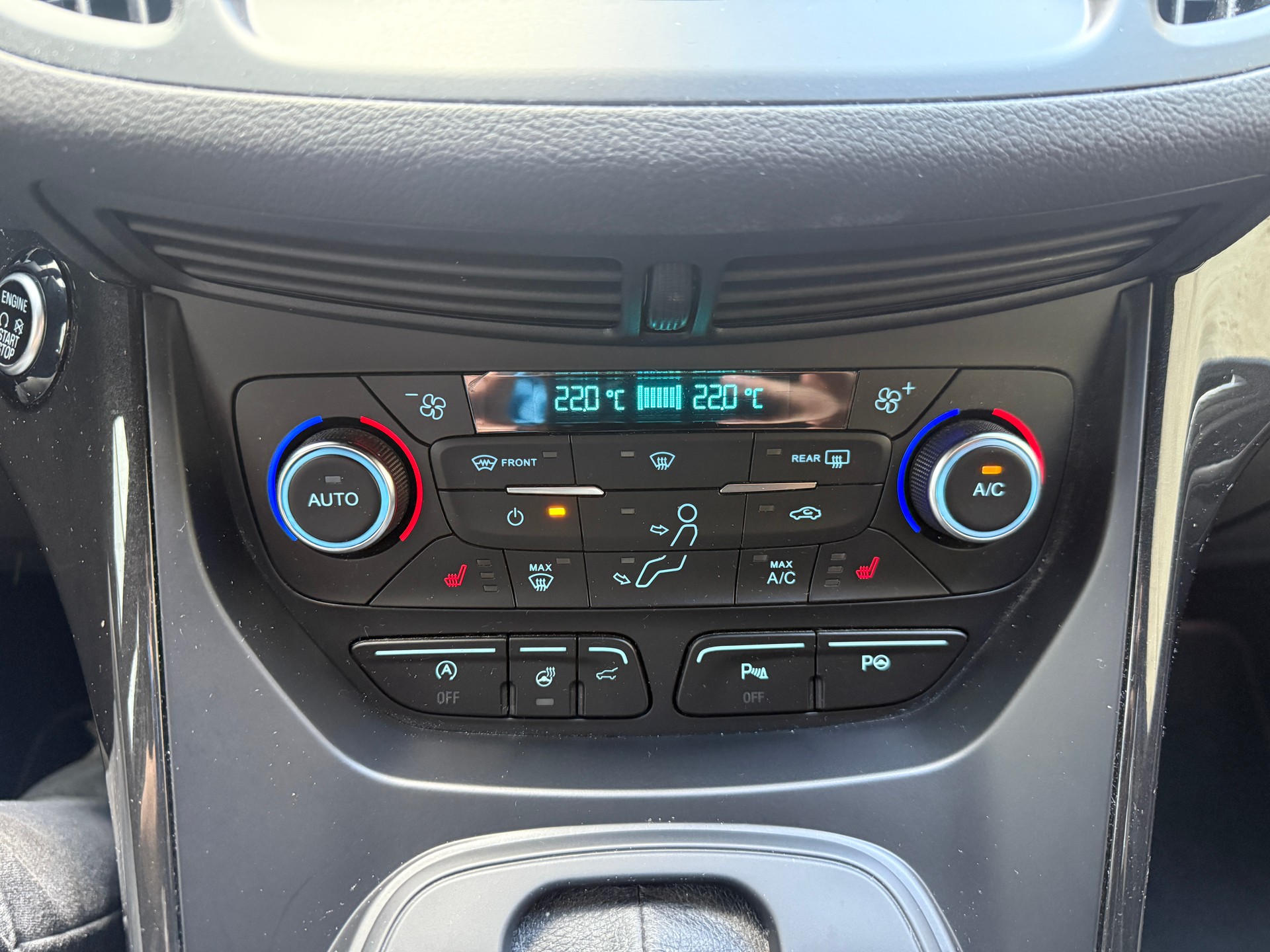 FORD *** TOP ZUSTAND *** Kuga 1.5 SCTi ST Line High 4WD Automatic *** FRISCH MFK & SERVICE ***-image-12