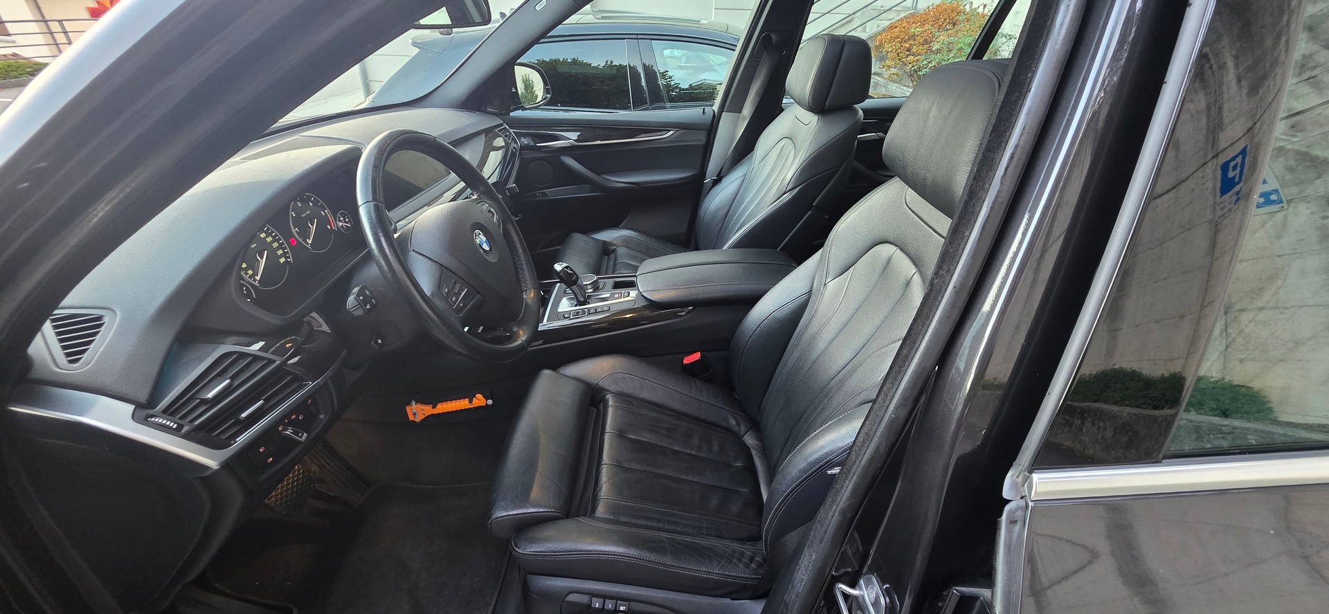 BMW X5-image-6