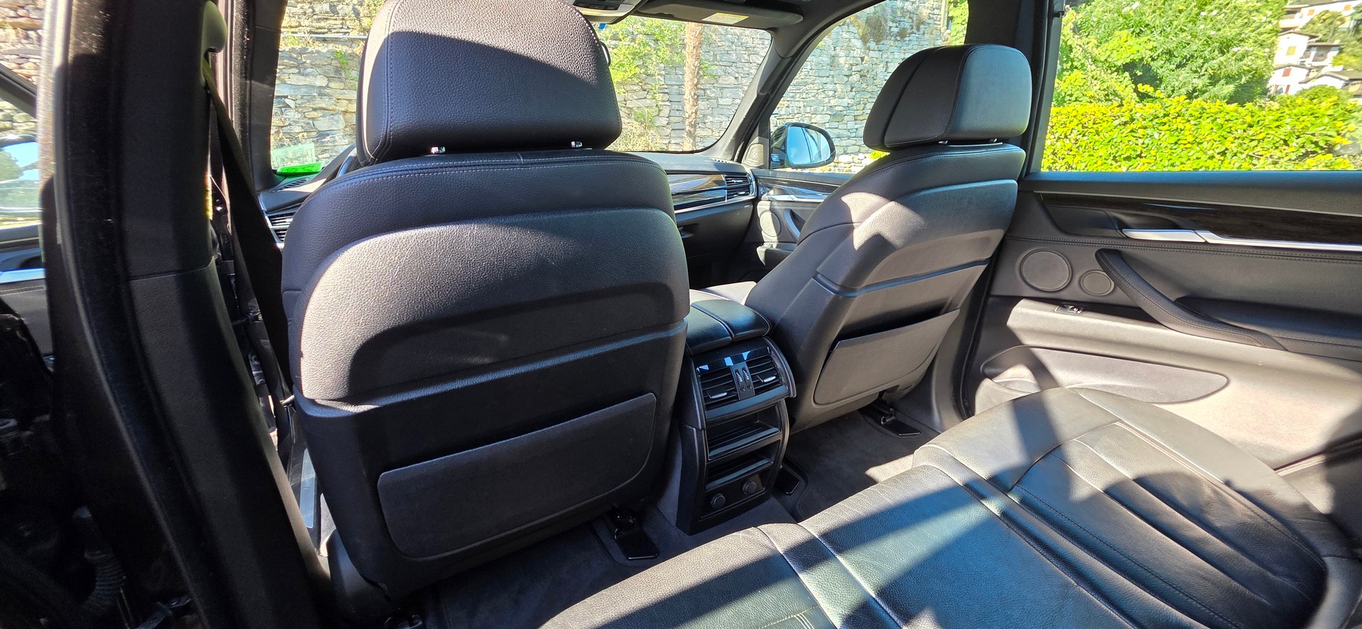 BMW X5-image-12