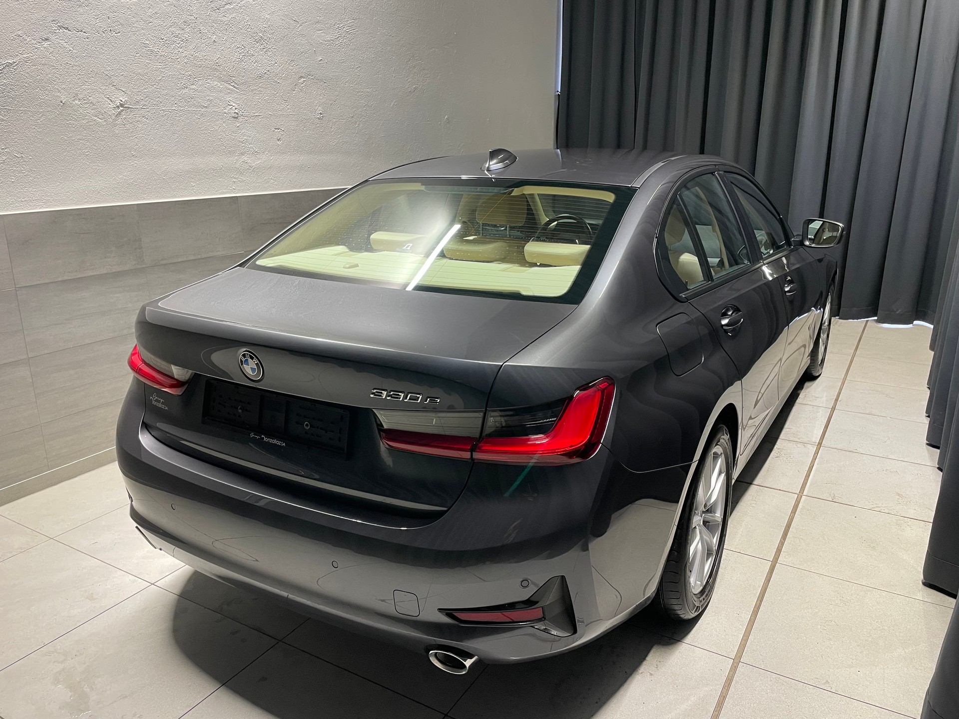 BMW 330e xDrive Steptronic (62)-image-5