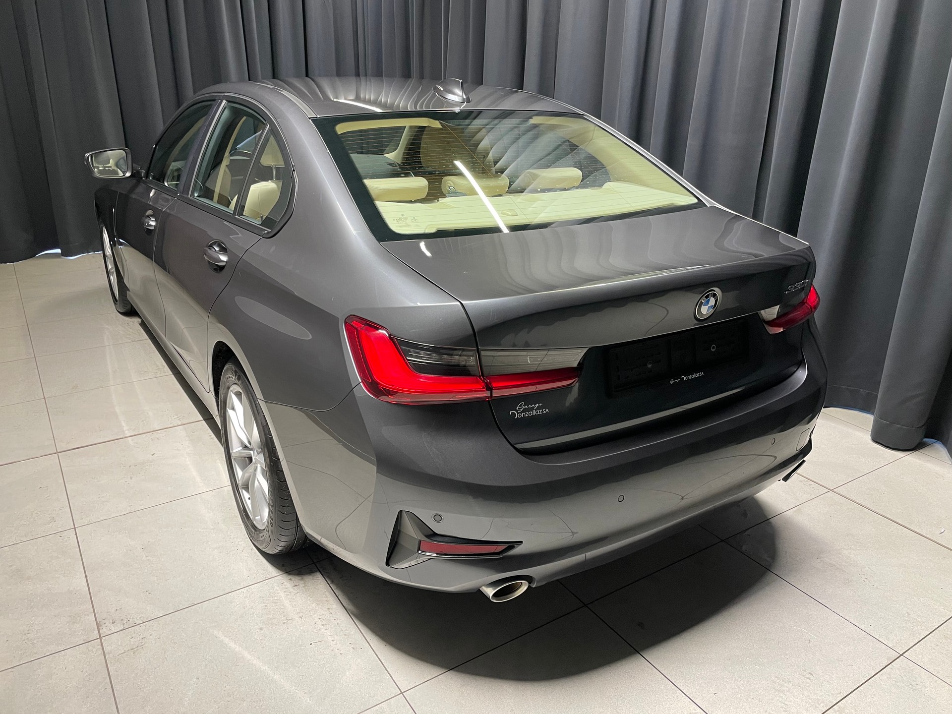 BMW 330e xDrive Steptronic (62)-image-3