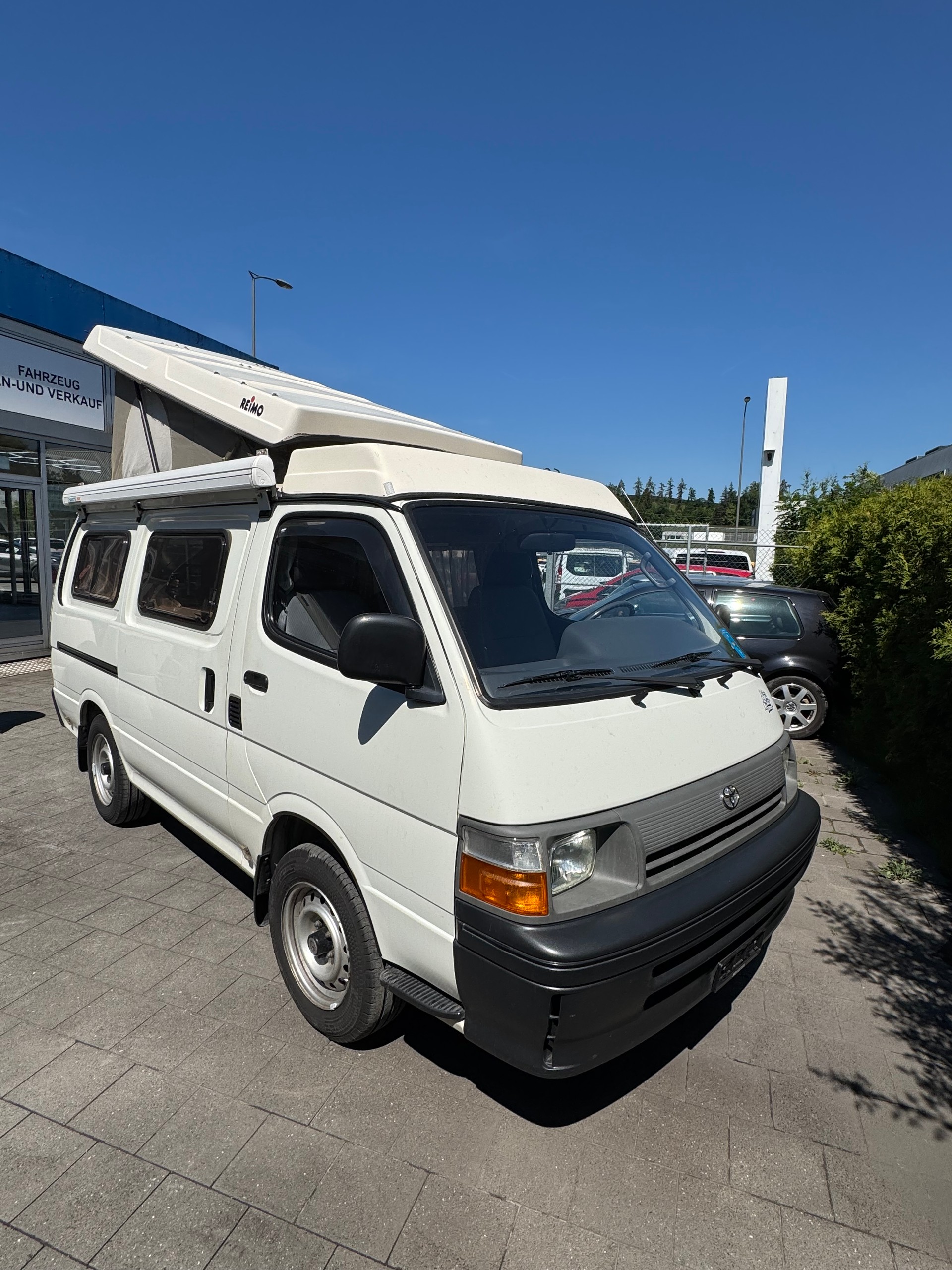 TOYOTA 2.4 CAMPER-image-0