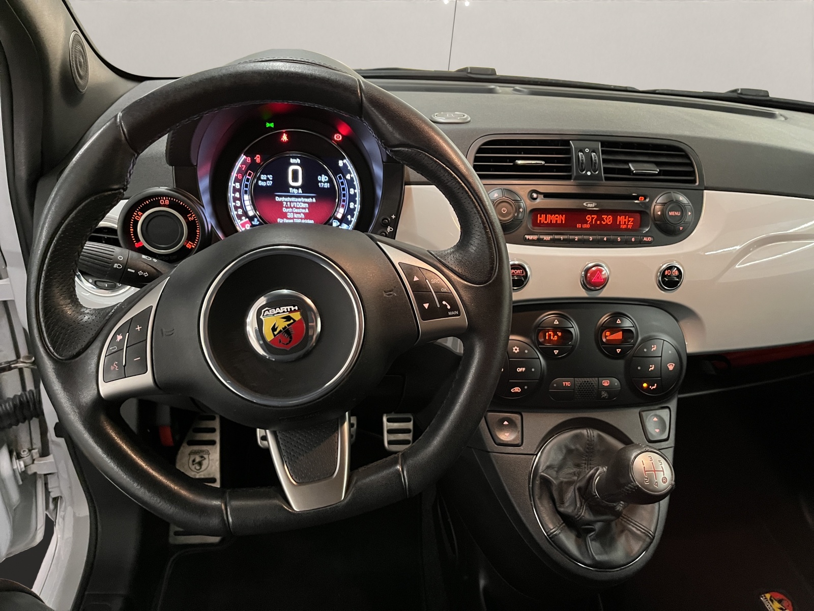 FIAT 595 Abarth 1.4 T-Jet 140-image-8