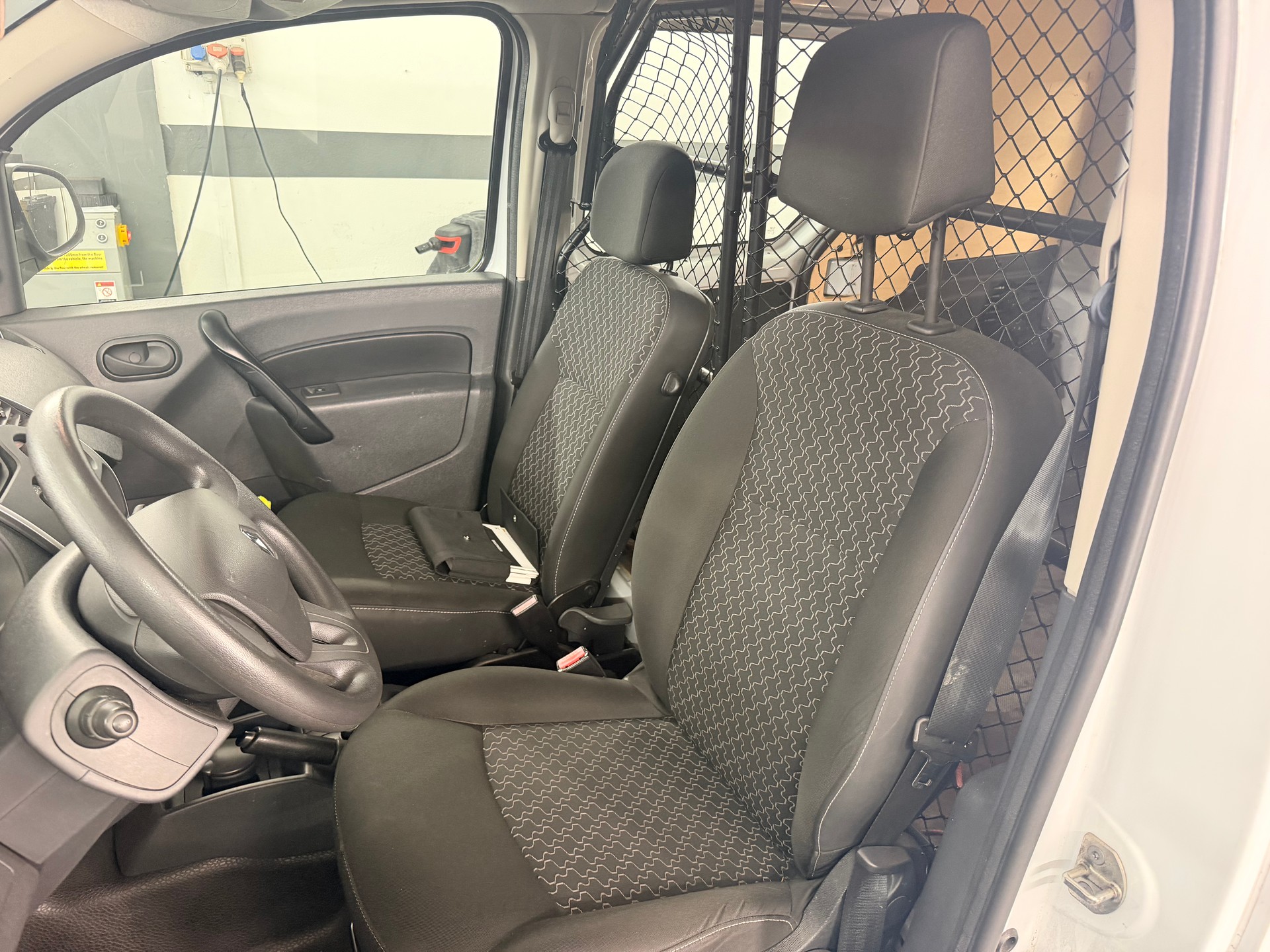 RENAULT Kangoo Medium TCe 115 ENERGY Business-image-7